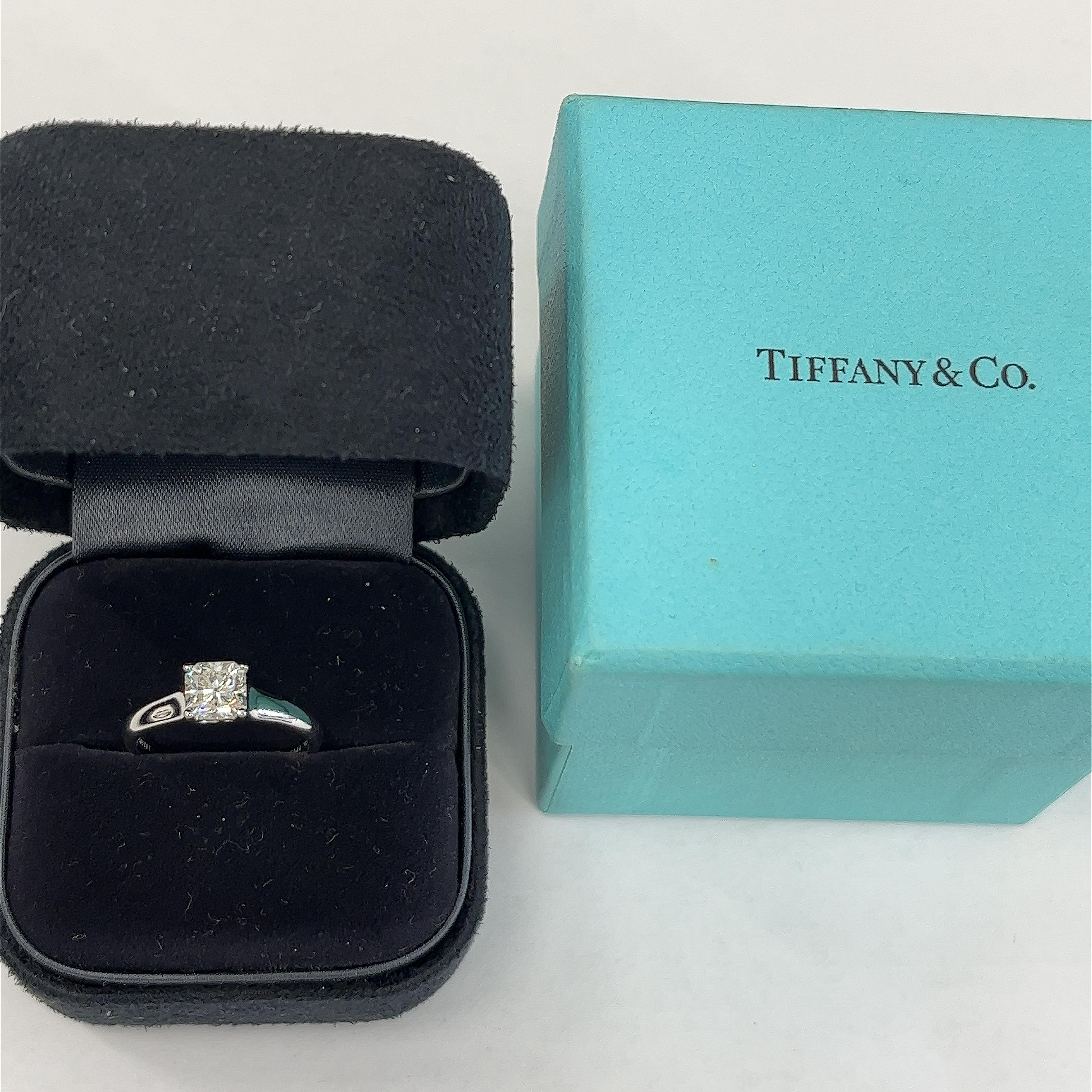 Tiffany & Co. Platinum Solitaire ring Set with 1 Lucida cut cornered Square Diam For Sale 6
