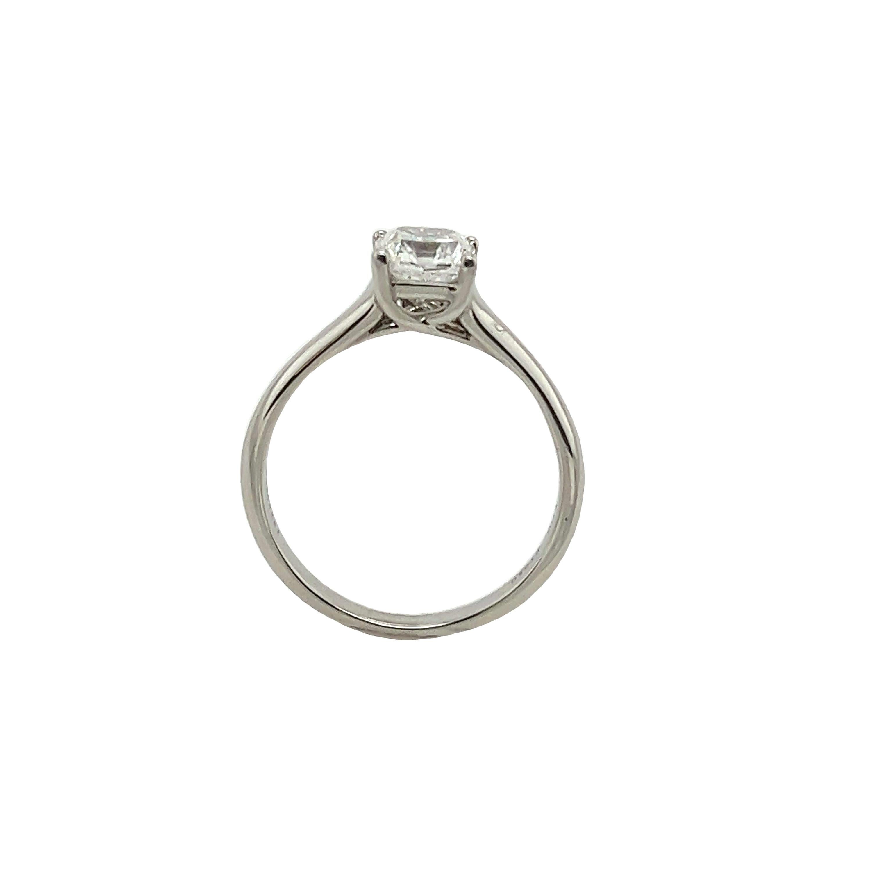 Tiffany & Co. Platinum Solitaire ring Set with 1 Lucida cut cornered Square Diam For Sale 1