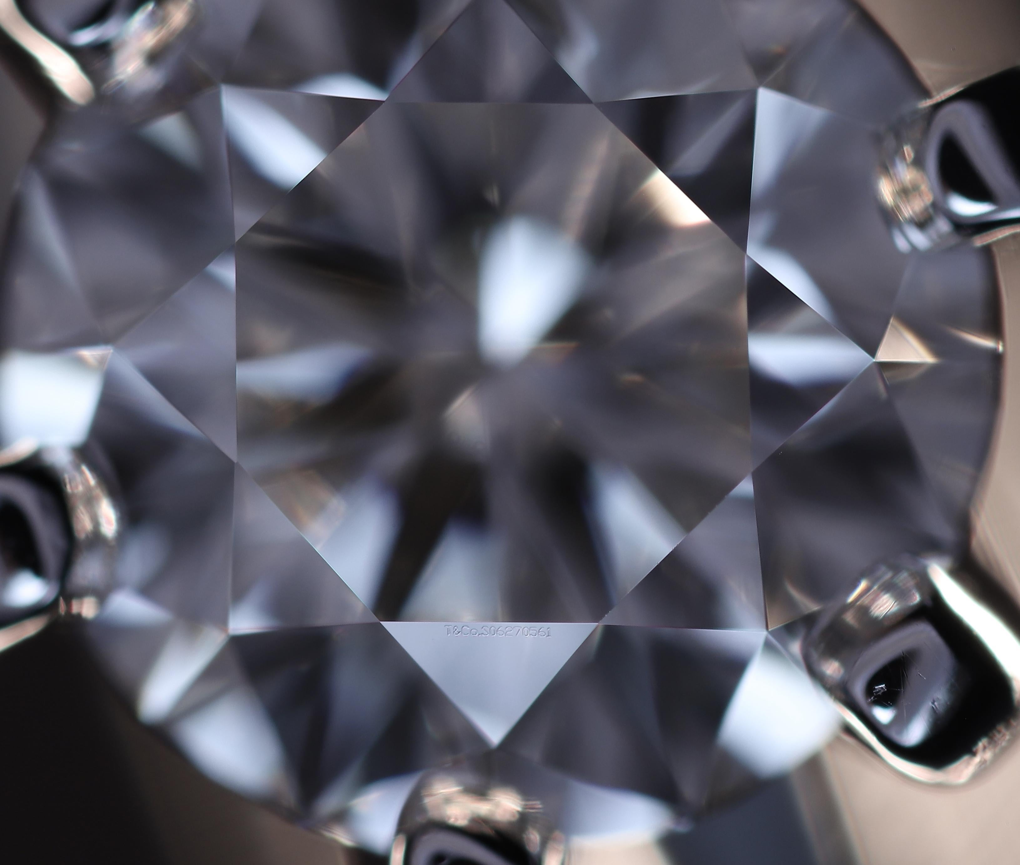 Tiffany & Co. Bague de fiançailles solitaire en platine avec diamant rond 0,23 carat IVVS2 en vente 6