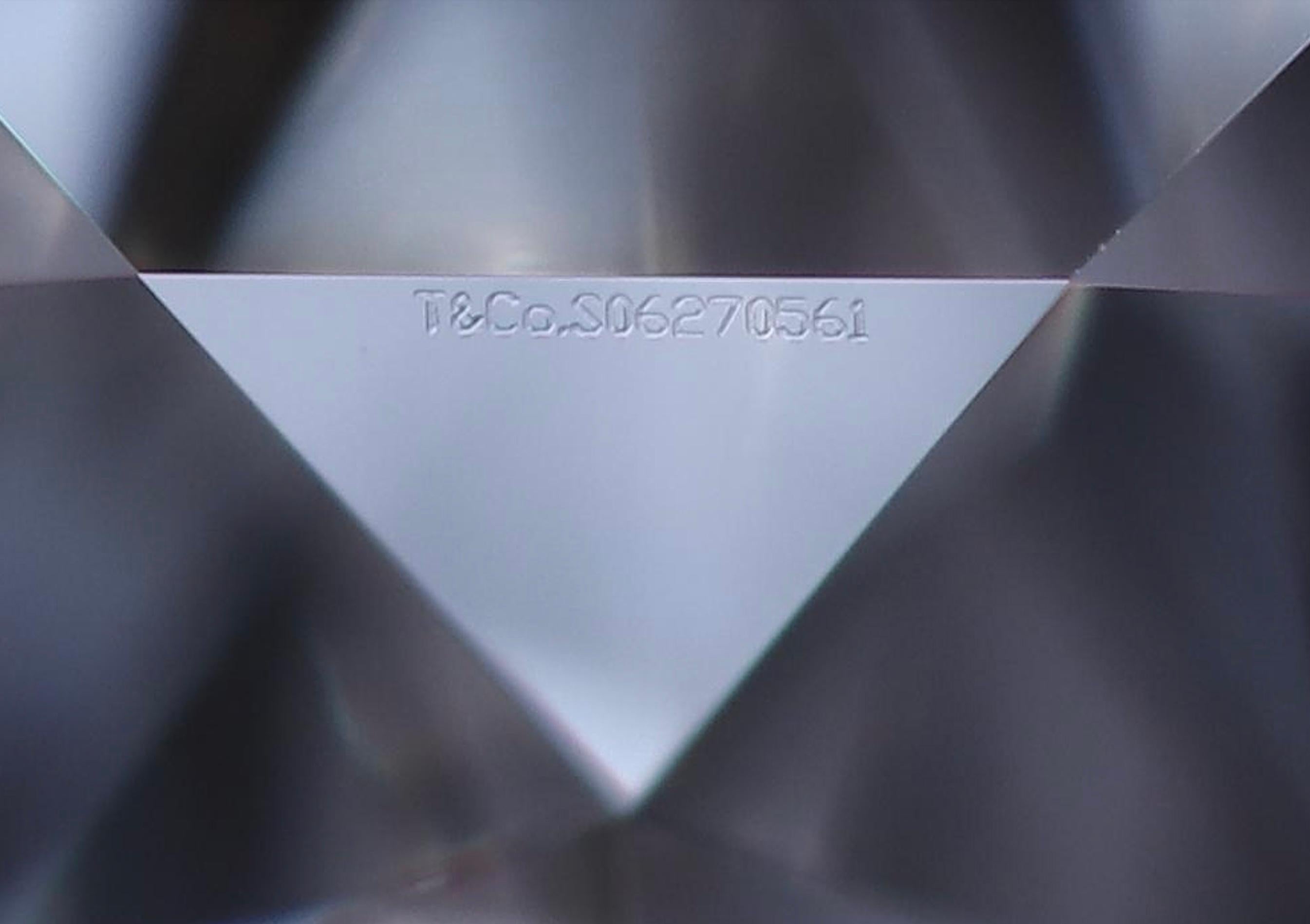 Tiffany & Co. Bague de fiançailles solitaire en platine avec diamant rond 0,23 carat IVVS2 en vente 7