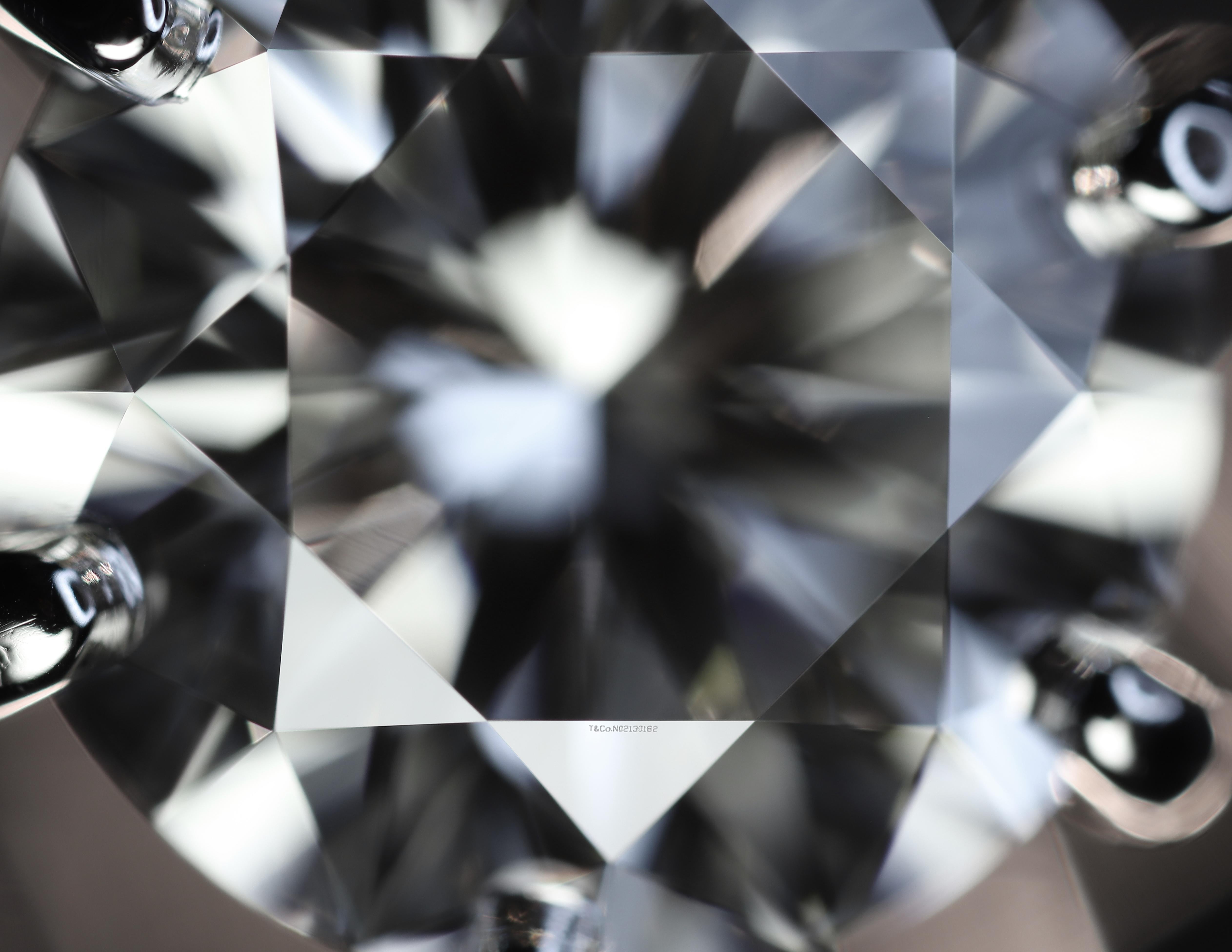 Tiffany & Co. Bague de fiançailles solitaire en platine avec diamant rond de 1,17 carat IVVS1 en vente 8