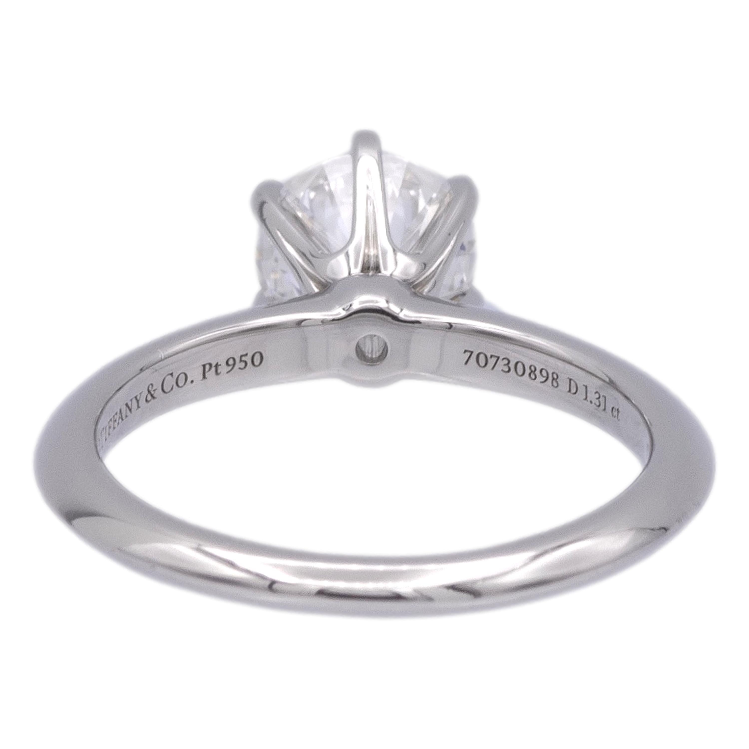 Moderne Tiffany & Co. Bague de fiançailles solitaire en platine avec diamant rond 1,31 carat G VVS2 en vente