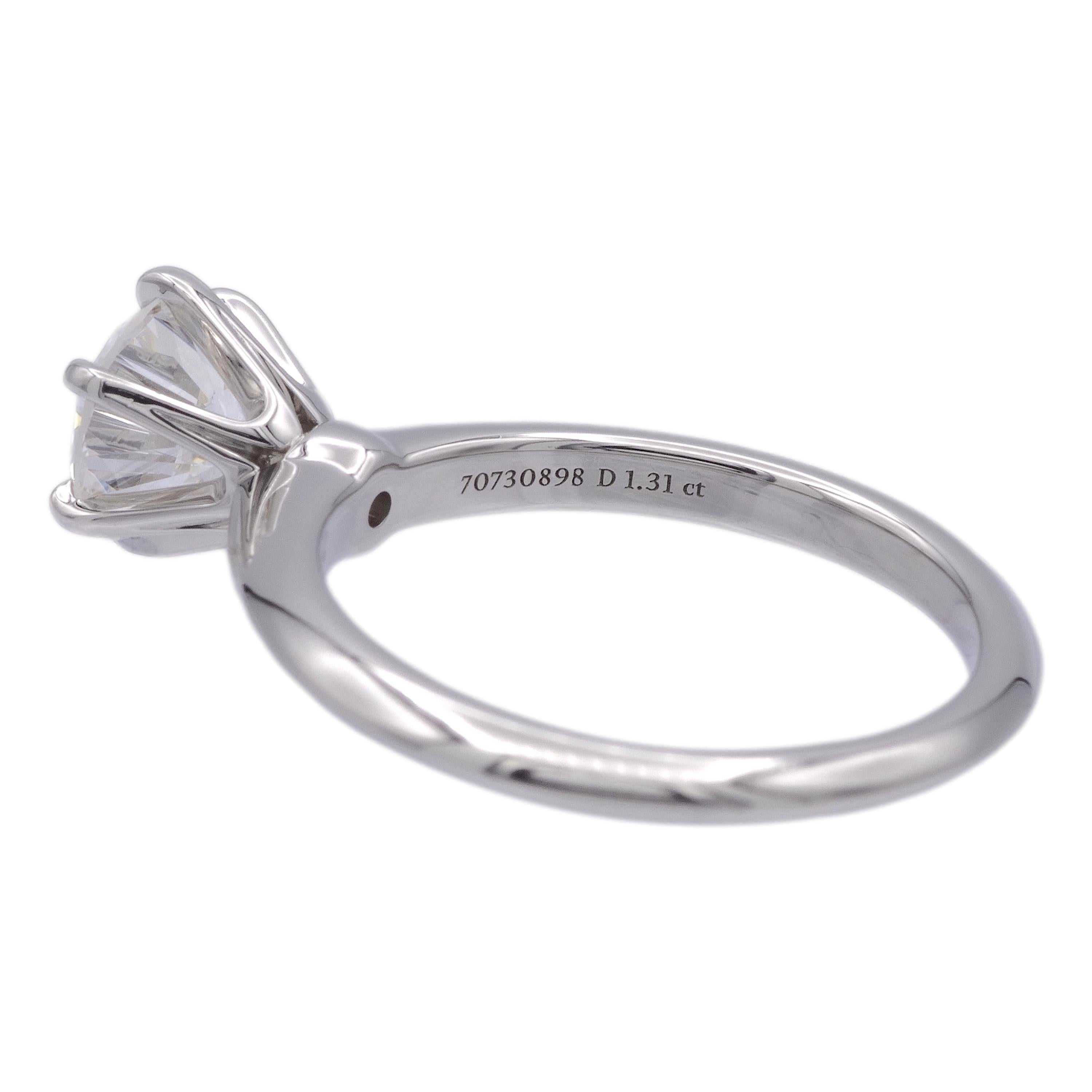 Taille ronde Tiffany & Co. Bague de fiançailles solitaire en platine avec diamant rond 1,31 carat G VVS2 en vente
