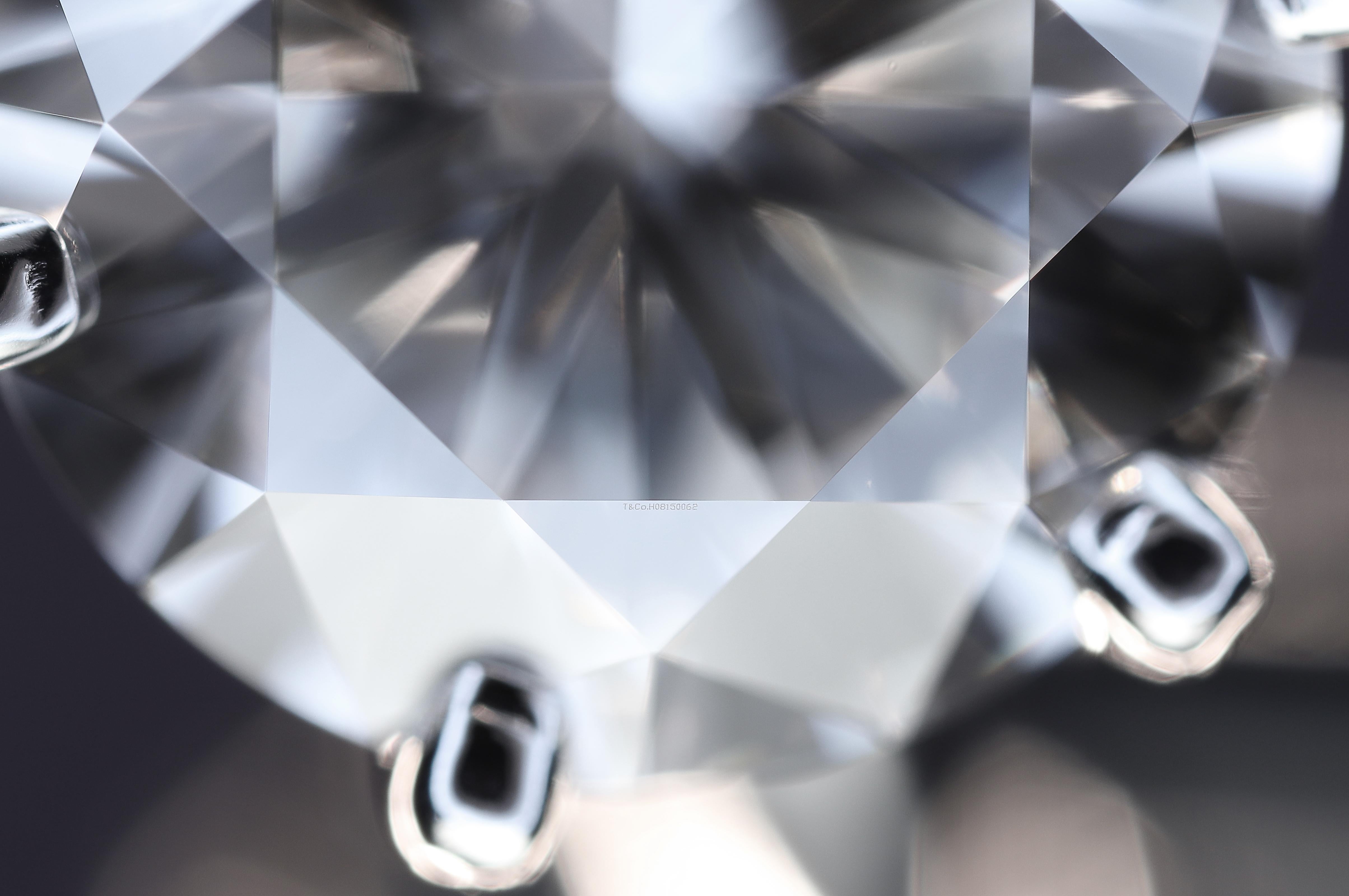 Tiffany & Co. Platinum Solitaire Round Diamond Engagement Ring 1.33 HVVS2 4
