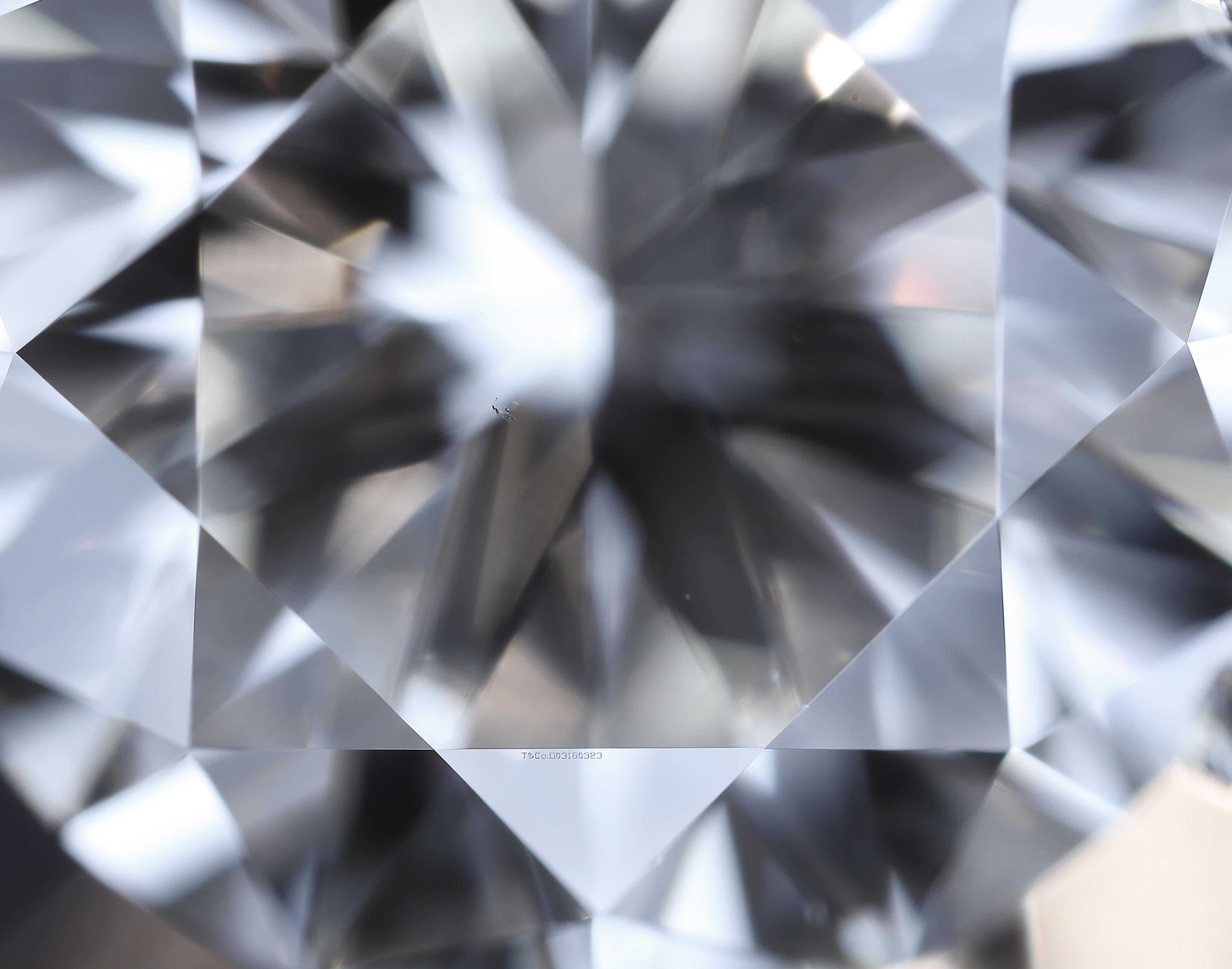 Tiffany & Co. Bague de fiançailles solitaire en platine avec diamant rond de 1,44 carat GVS1 en vente 6