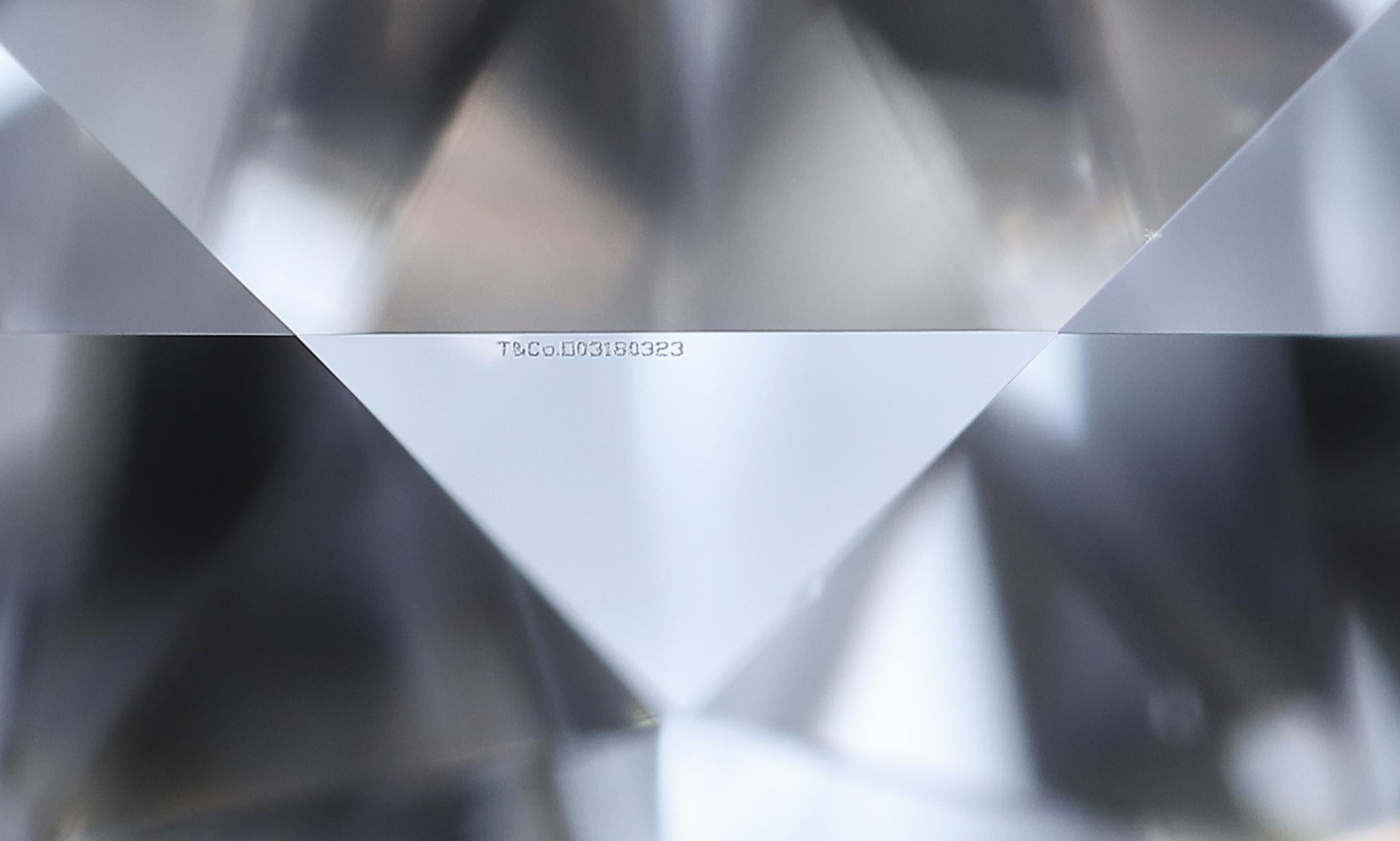 Tiffany & Co. Bague de fiançailles solitaire en platine avec diamant rond de 1,44 carat GVS1 en vente 7