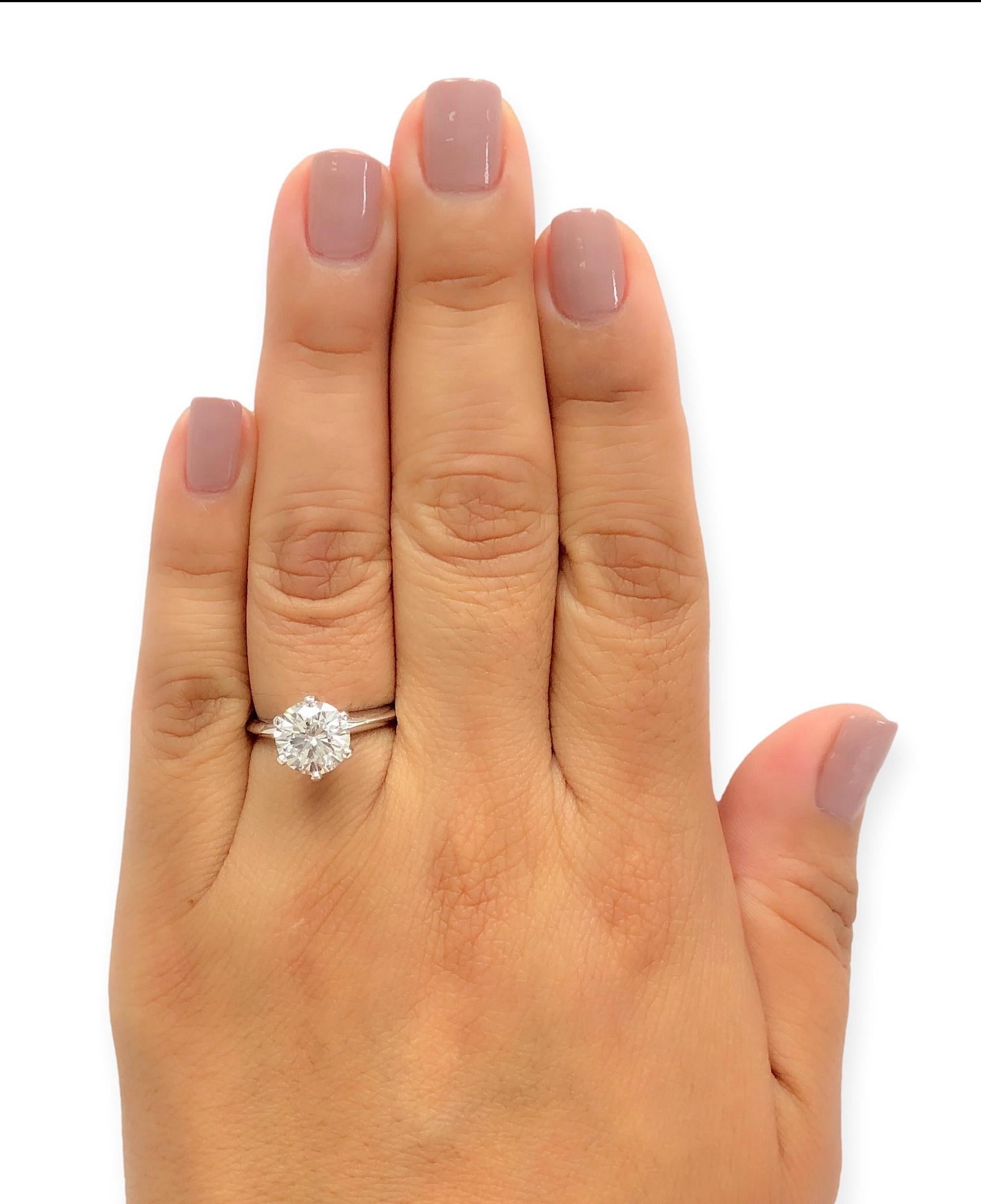 Tiffany & Co. Anillo de compromiso de diamante redondo solitario en platino 2.54Ct HVS1 2