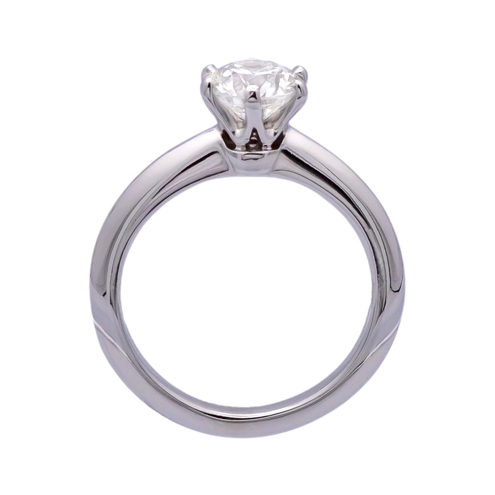 De las mujeres Tiffany & Co. Platinum Solitaire Round Diamond Engagement Ring .91ct HVS1