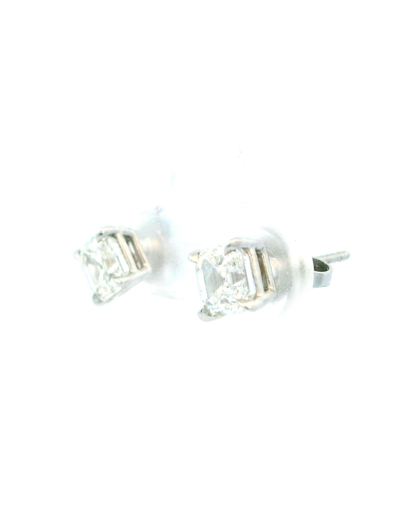Taille carrée Tiffany & Co. Boucles d'oreilles en platine avec certificat GIA W/Box en vente