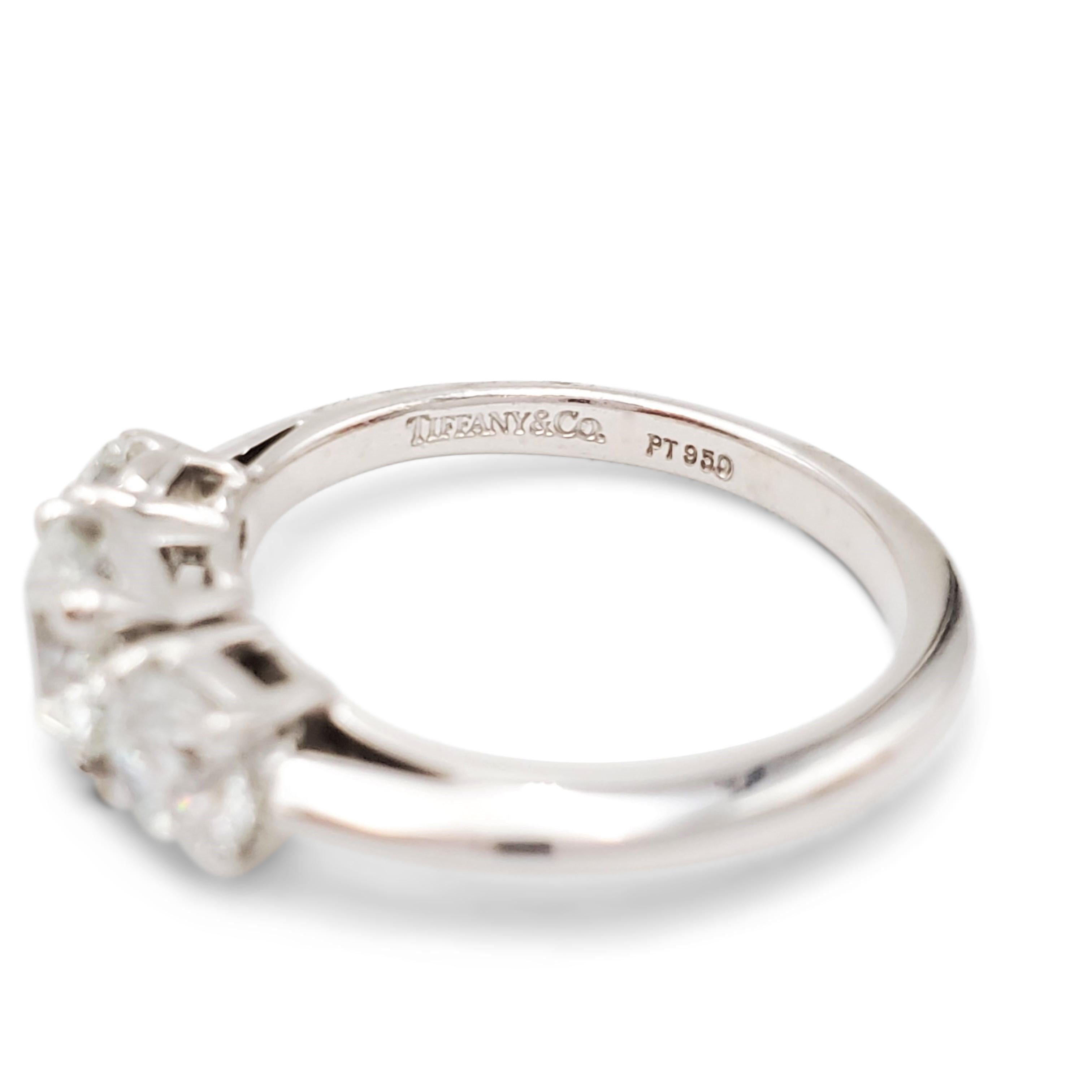 Tiffany & Co. Platin Dreistein-Diamant-Verlobungsring Damen