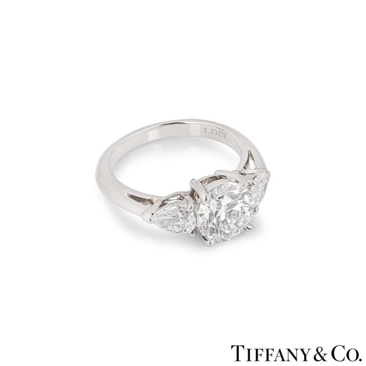 Tiffany & Co. Platinum Three-Stone Engagement Ring 1.52 Carat In Excellent Condition In London, GB