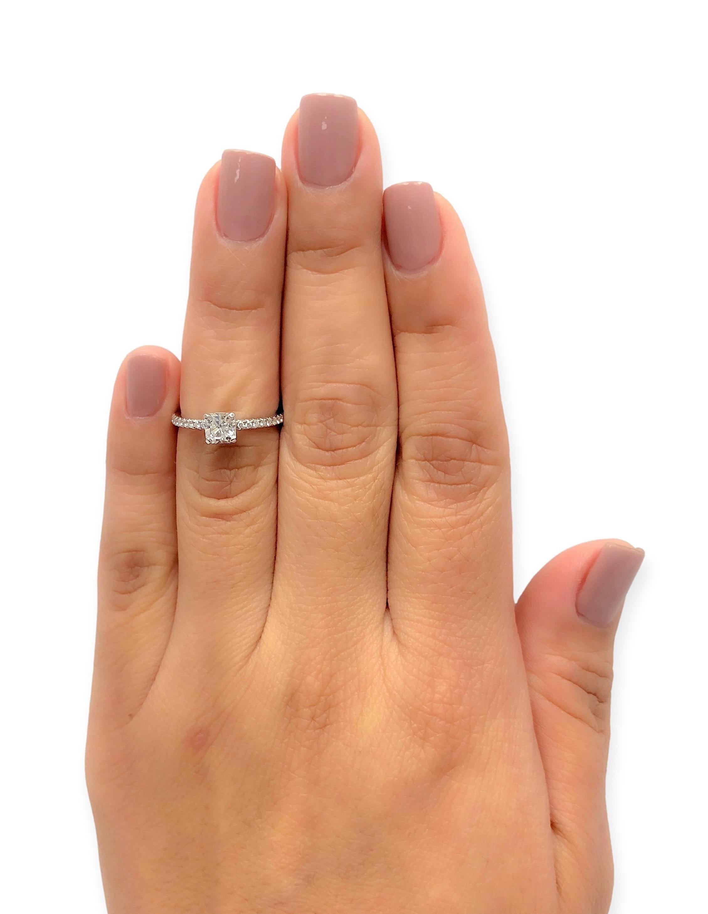 Tiffany & Co. Verlobungsring aus Platin mit wahrem Diamantschliff .59ct TW FVS1 1