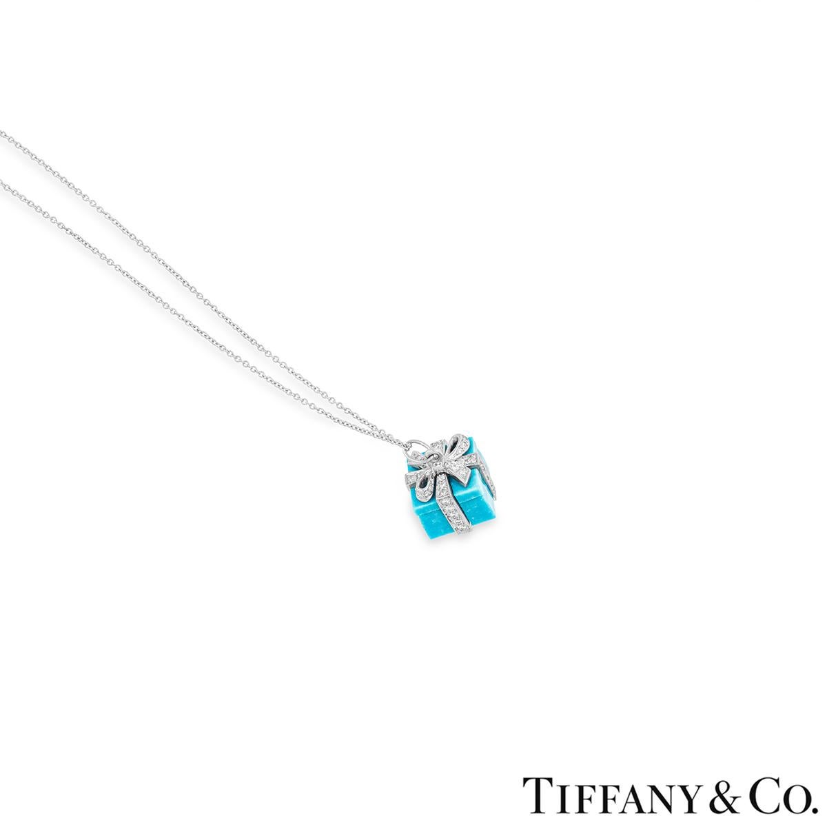 tiffany present necklace
