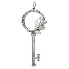 Tiffany & Co. Pendentif circulaire Vine Key de style victorien en platine et diamants