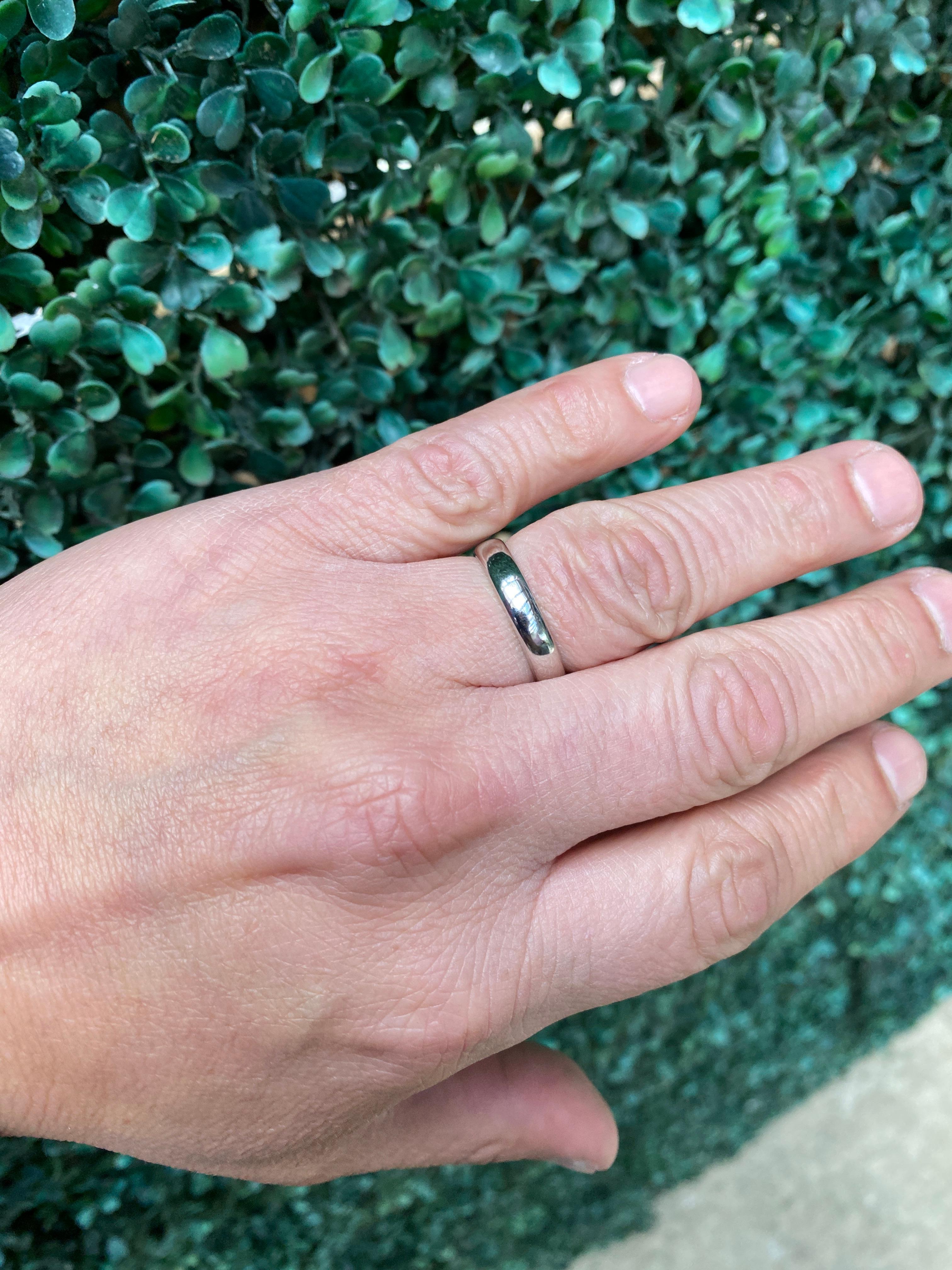 Women's or Men's Tiffany & Co. Platinum Wedding Band For Sale