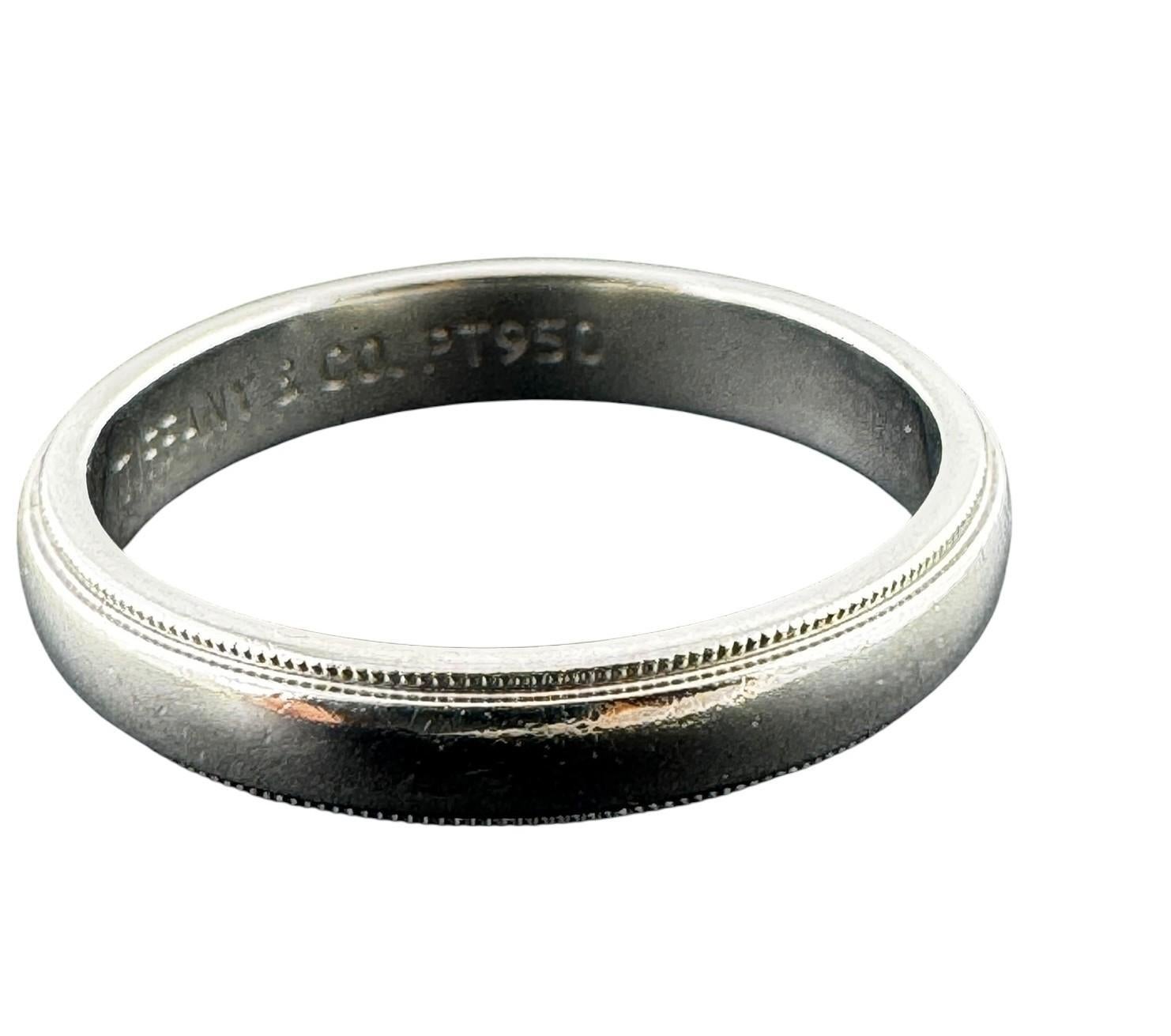 Contemporain Tiffany & Co. Anneau de mariage en platine à grain de mil Taille 10.25 #22627 en vente
