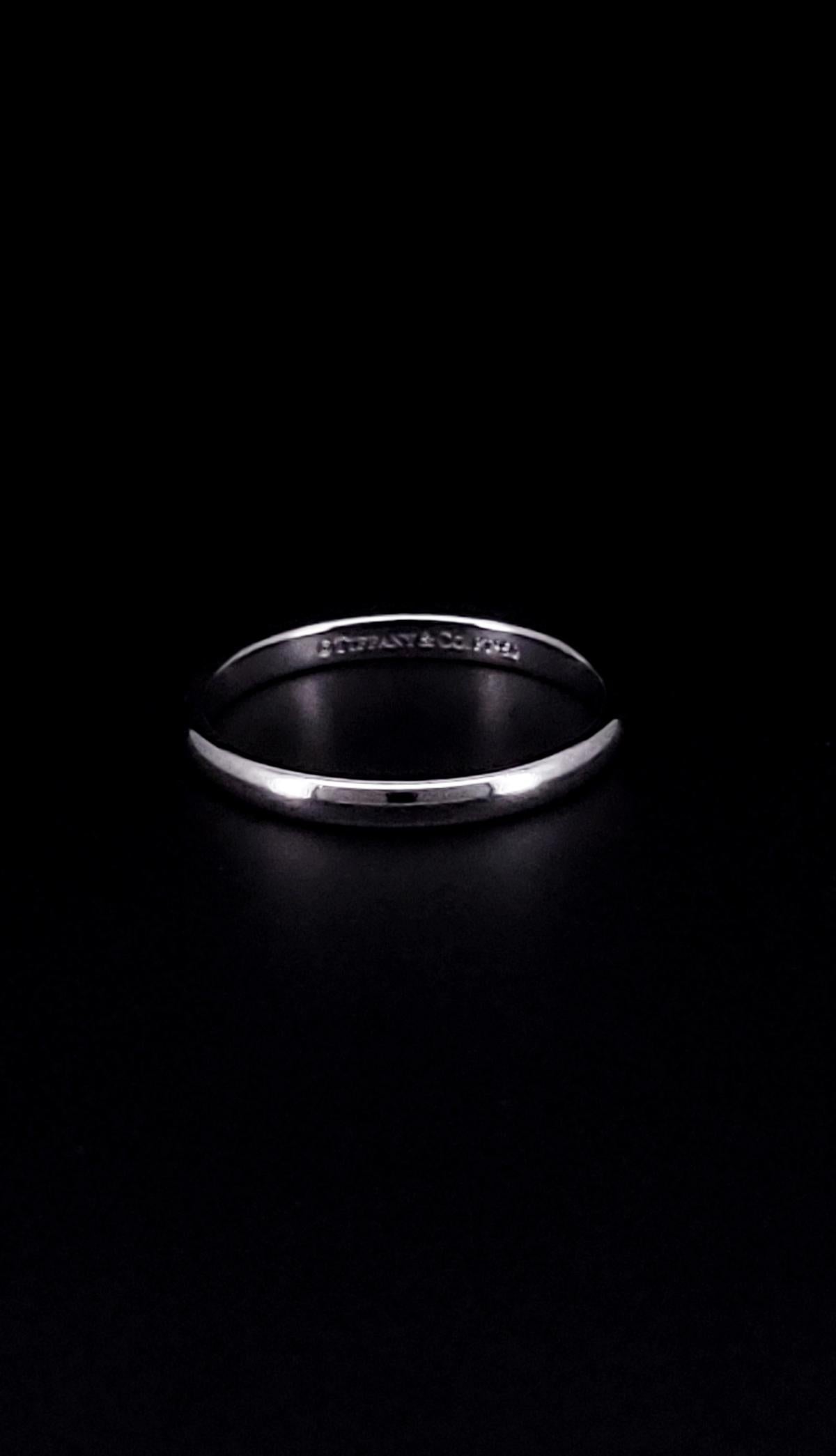 Women's or Men's Tiffany & Co. Platinum Wedding Band Ring For Sale