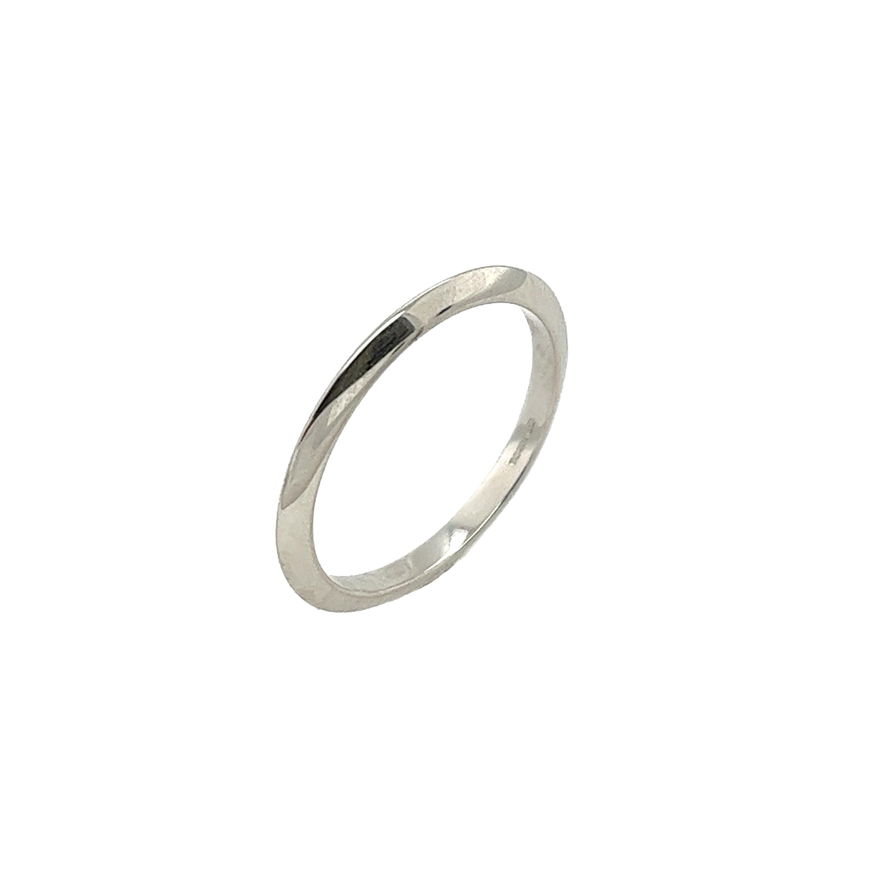 Women's or Men's Tiffany & Co. Platinum Wedding Band Ring For Sale