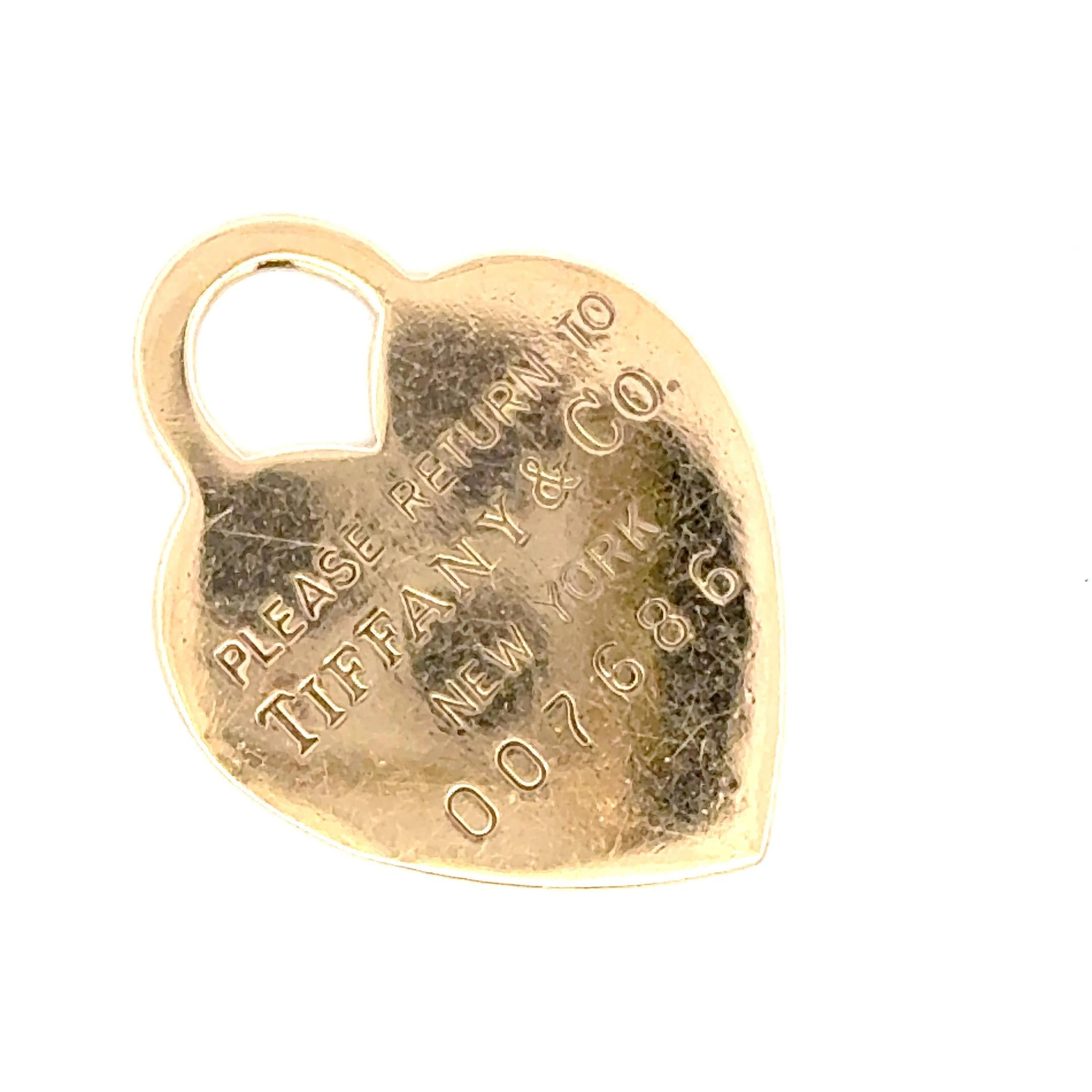 Contemporain Tiffany & Co retour à Tiffany Heart Pendentif en or jaune 14 carats en vente