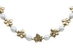 Tiffany & Co. Plumeria-Halskette aus 18-karätigem Gelbgold und Perlen