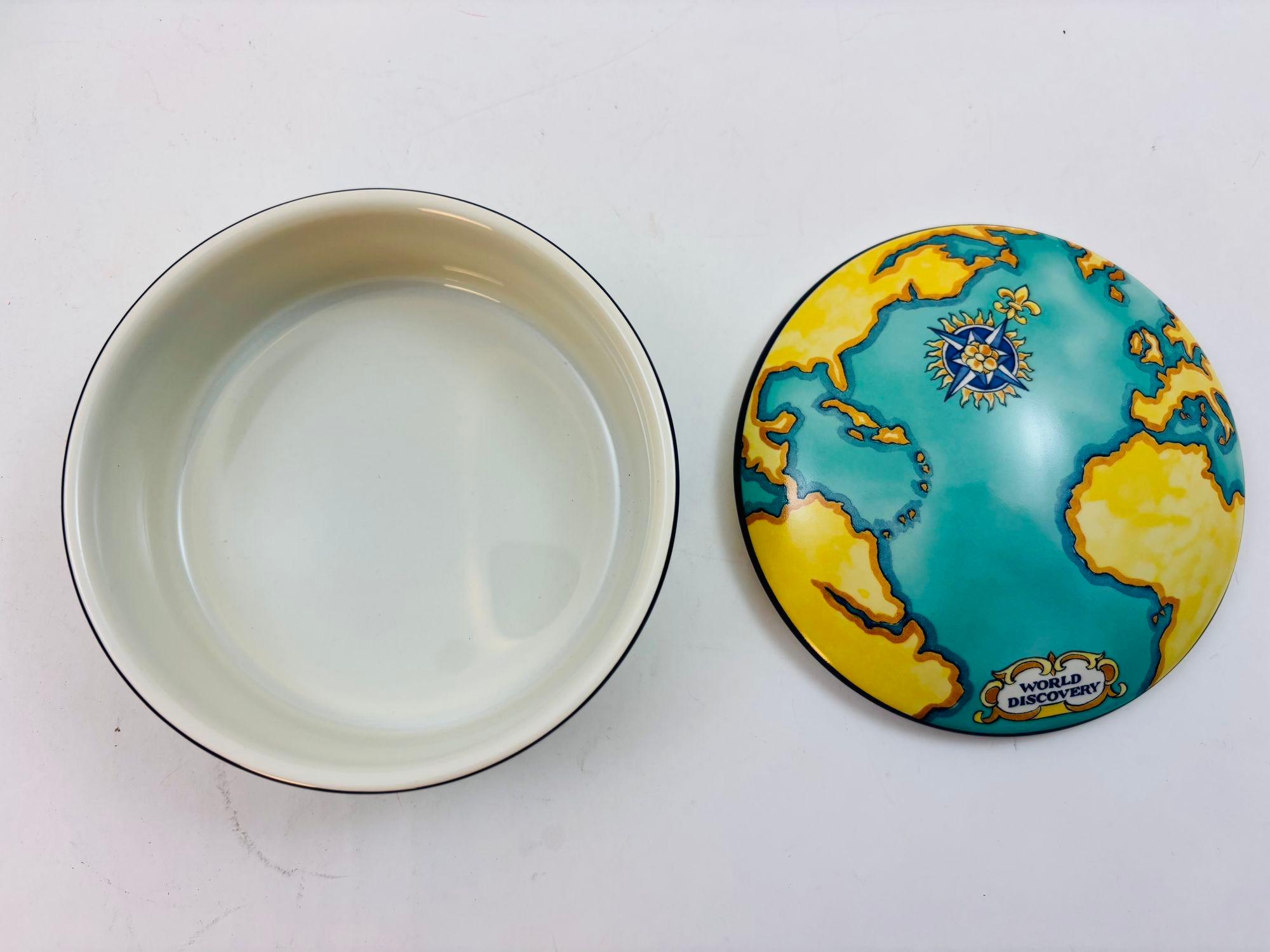 Tiffany & Co. Caja de porcelana con tapa diseñada para Tauck World France Pintado a mano en venta