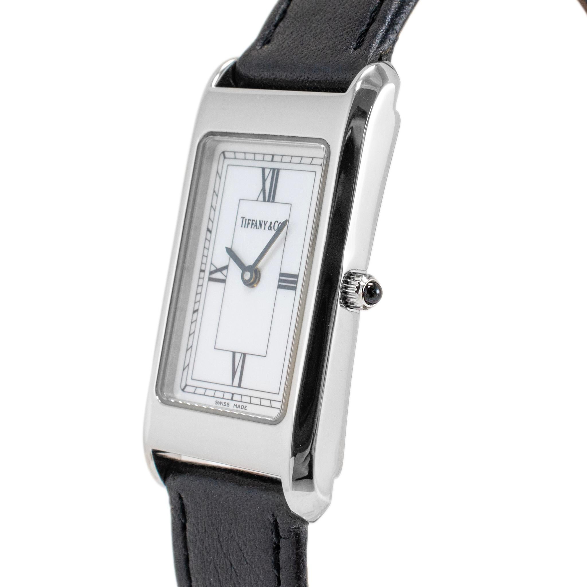 Tiffany & Co. Reloj de cuarzo de acero inoxidable con esfera blanca Portfolio 20MM en Excelente estado para la venta en Houston, TX