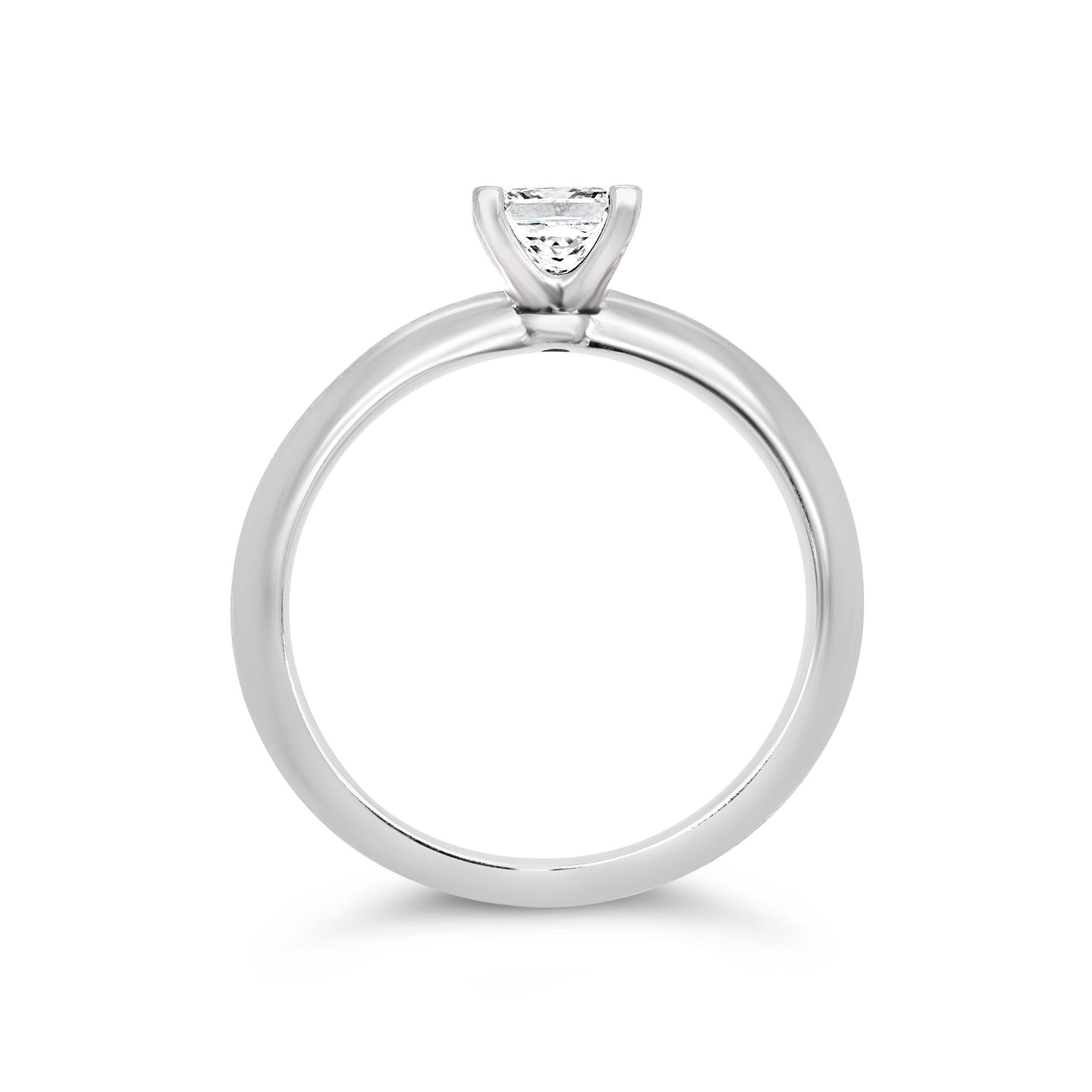 Platinring von Tiffany & Co mit 0,65 Karat zertifiziertem H VVS2 Diamant im Prinzessinnenschliff im Zustand „Gut“ in Southampton, GB