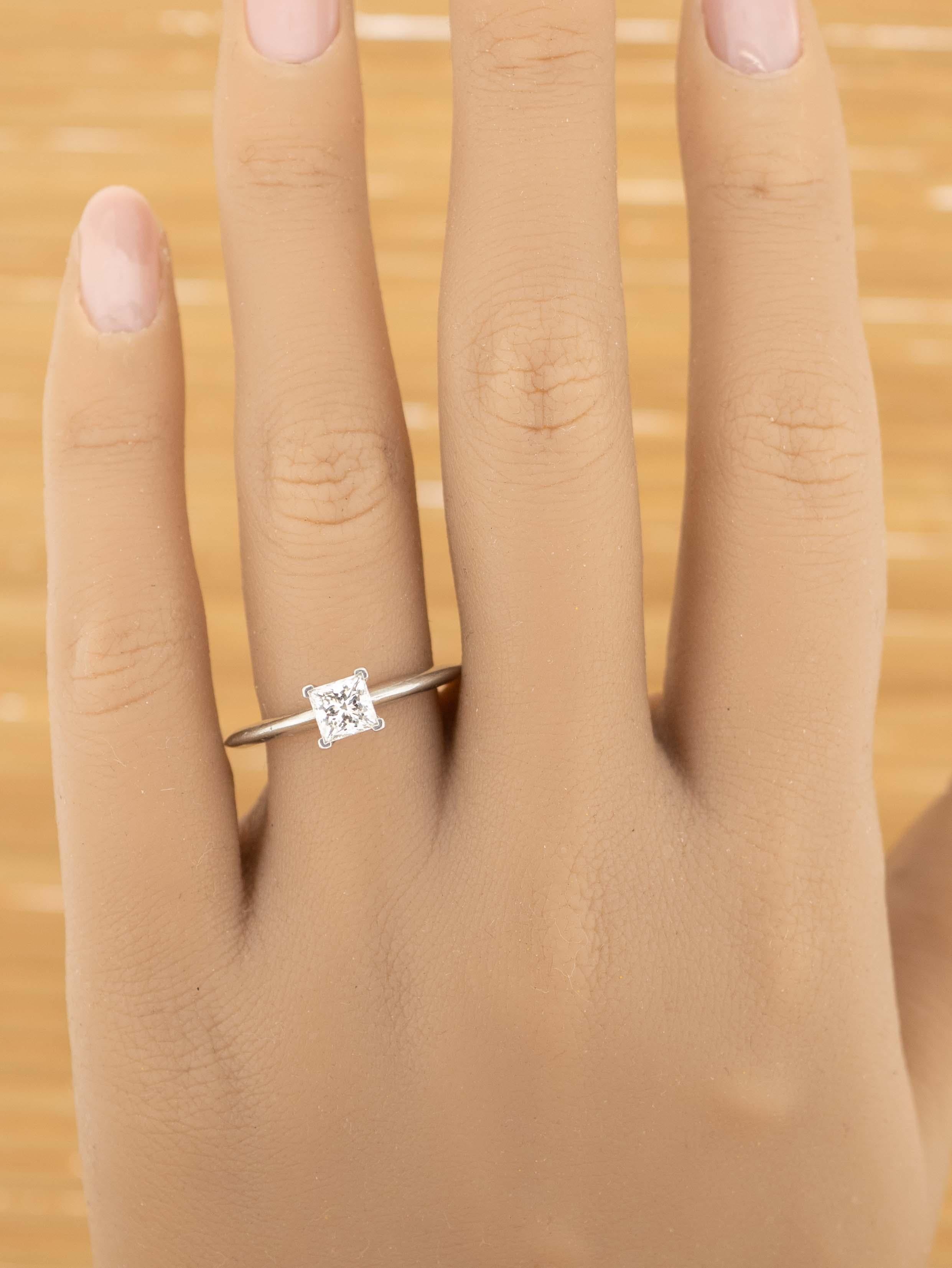 Platinring von Tiffany & Co mit 0,65 Karat zertifiziertem H VVS2 Diamant im Prinzessinnenschliff 1