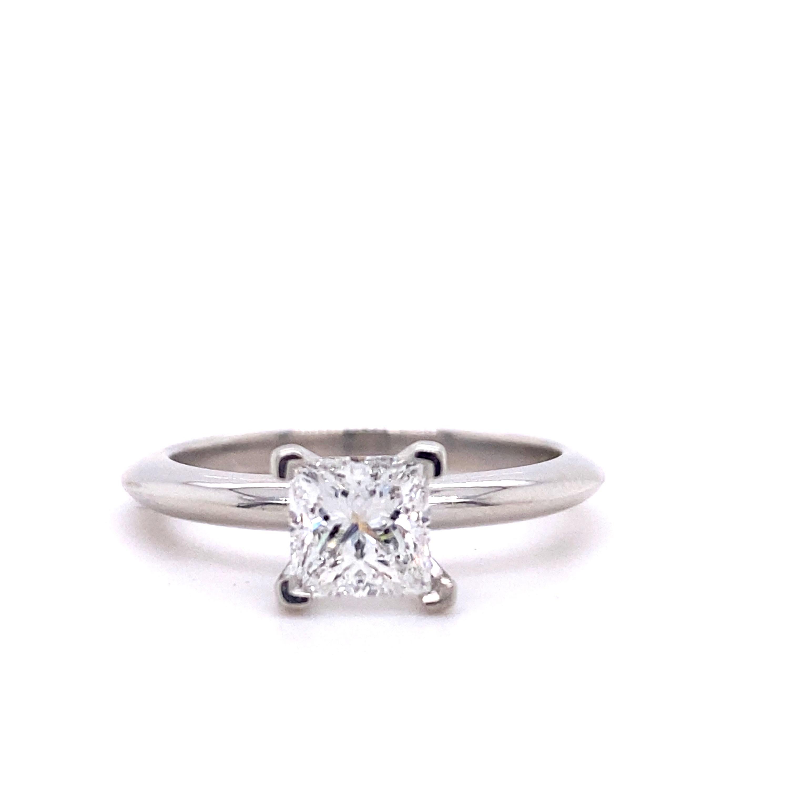 Tiffany & Co Verlobungsring aus Platin mit 0,73 Karat Solitär im Prinzessinnenschliff-Diamant im Angebot 4