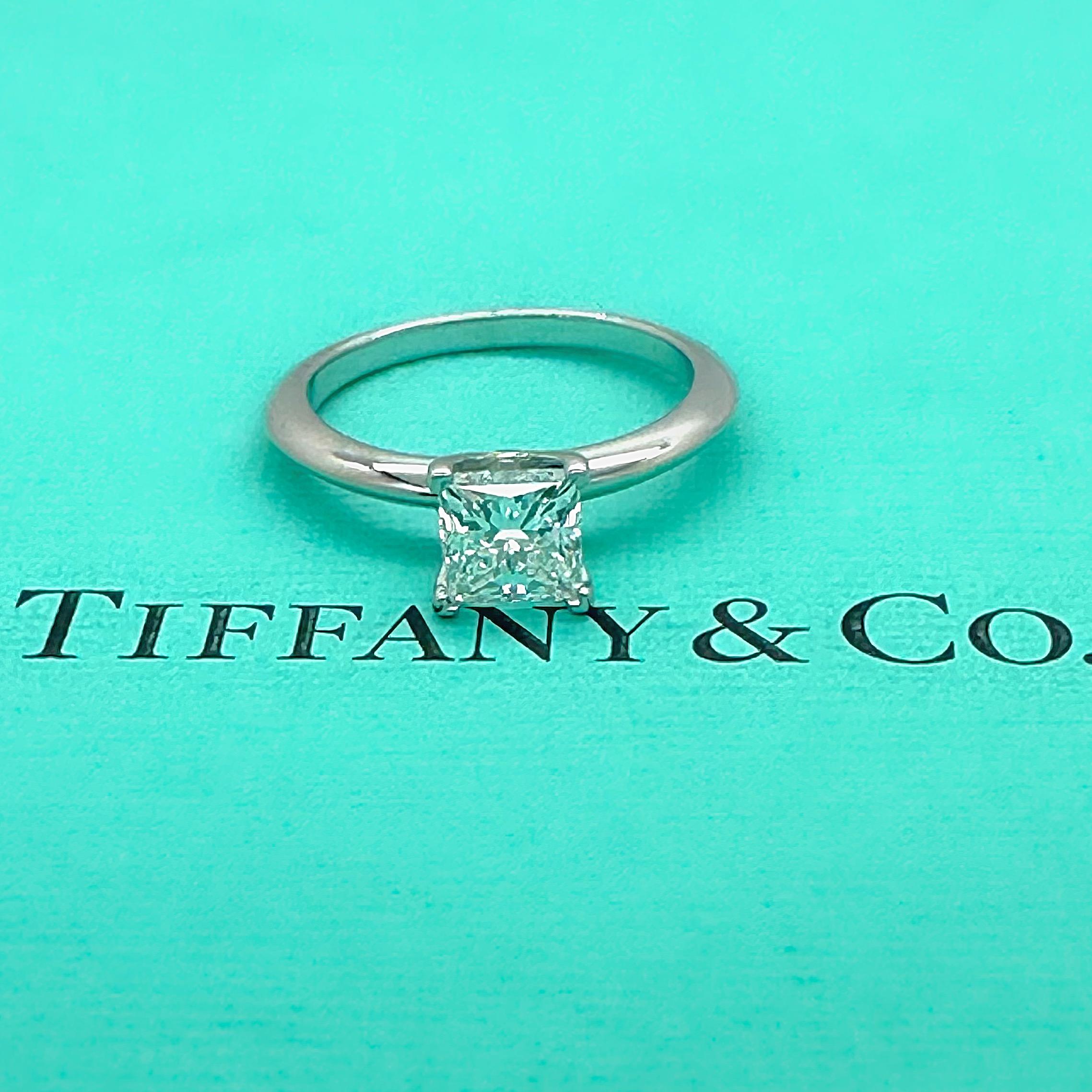 Tiffany & Co Princess Cut Diamond 0.92 cts F VS2 Platinum Engagement Ring For Sale 9