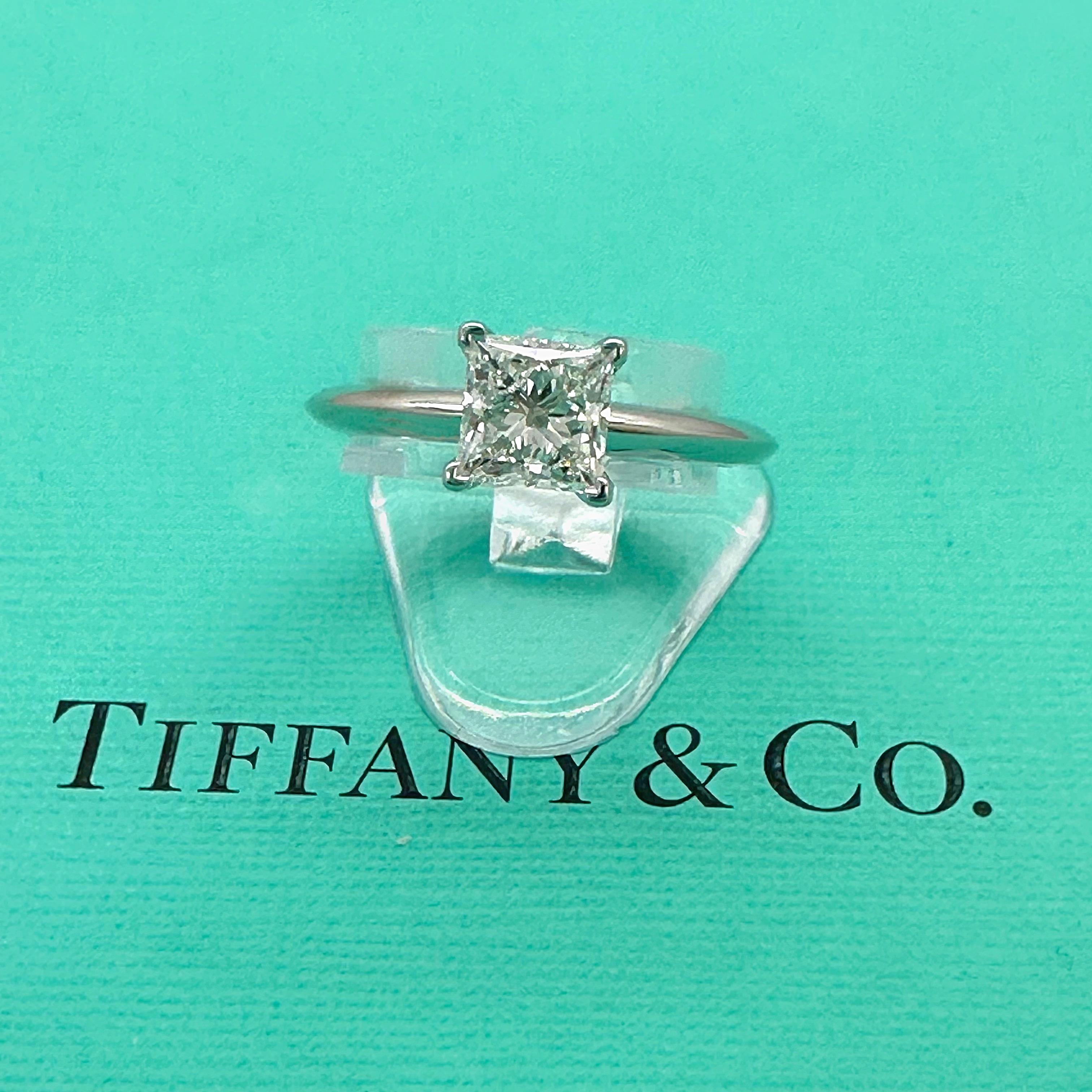 Tiffany & Co Princess Cut Diamond 0.92 cts F VS2 Platinum Engagement Ring For Sale 1