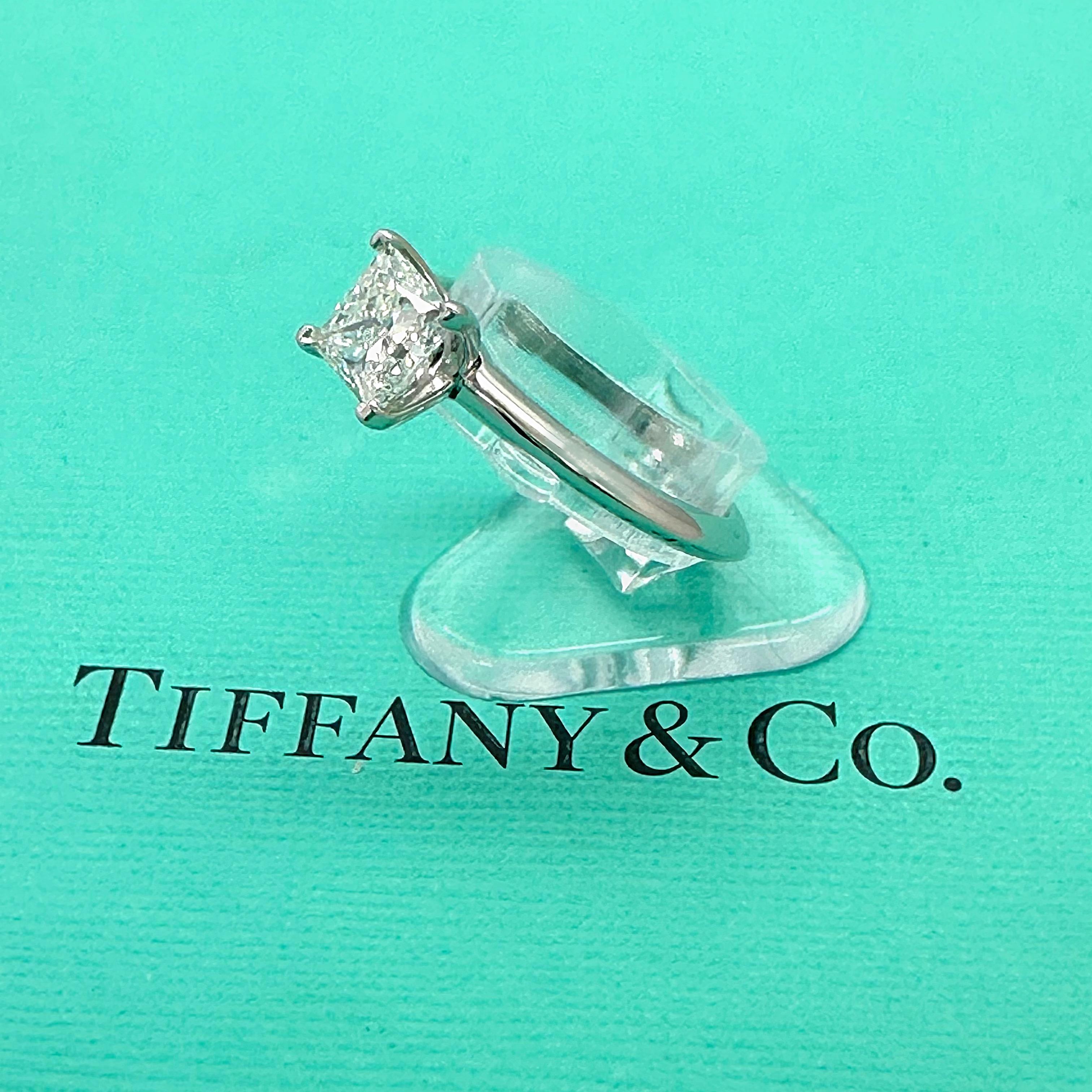 Tiffany & Co Princess Cut Diamond 0.92 cts F VS2 Platinum Engagement Ring For Sale 2