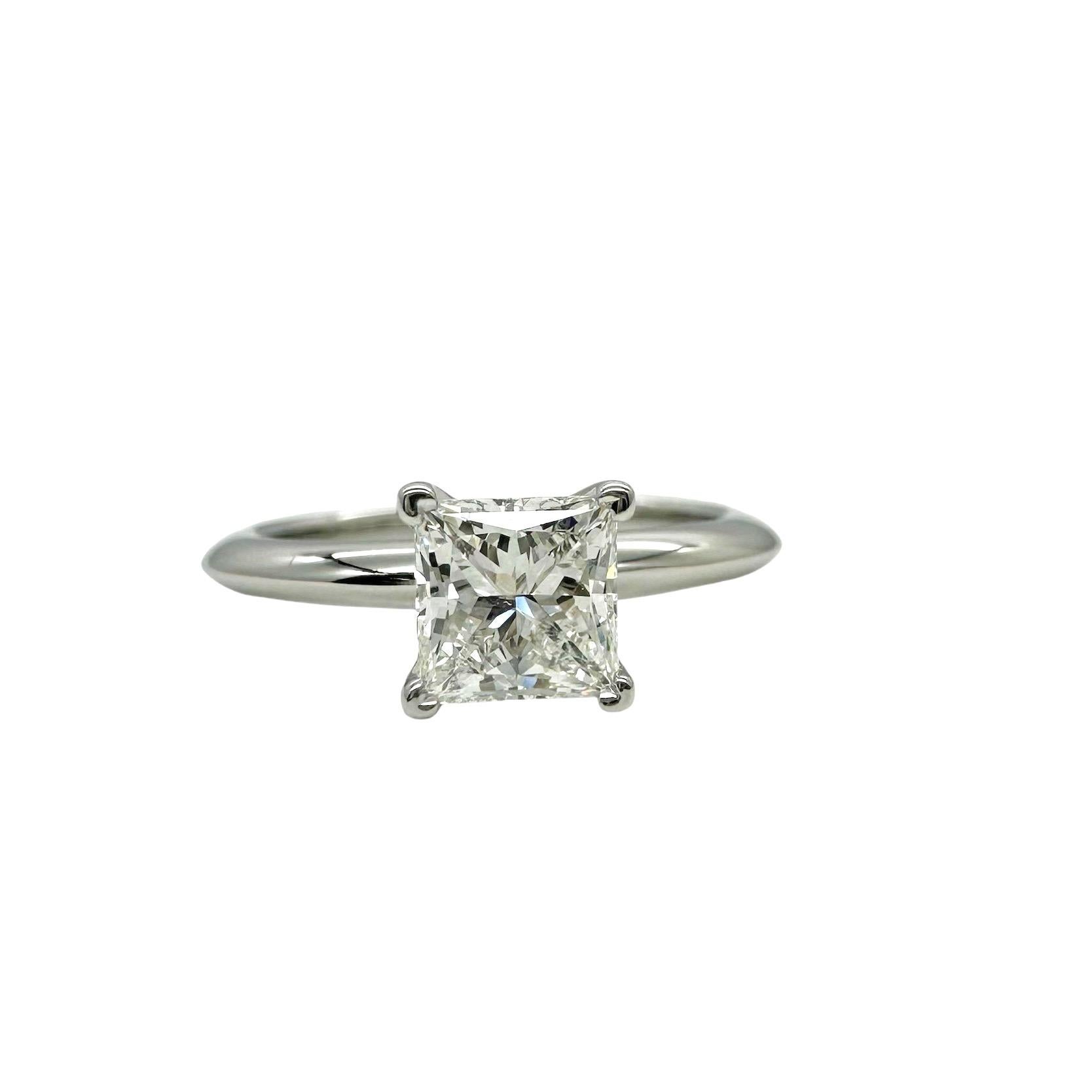 Tiffany & Co Princess Cut Diamond 0.92 cts F VS2 Platinum Engagement Ring For Sale 3