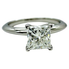Tiffany & Co. Anello di fidanzamento in platino con diamante taglio principessa 0,92 carati F VS2