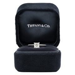 Tiffany & Co. Princess-Cut Diamant Verlobungsring mit .88 Karat Zentrum F VVS2