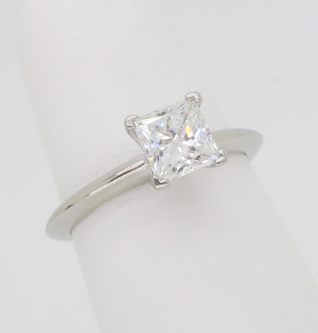 Tiffany & Co. Bague solitaire en diamant sans défaut interne, taille Princesse Pour femmes en vente