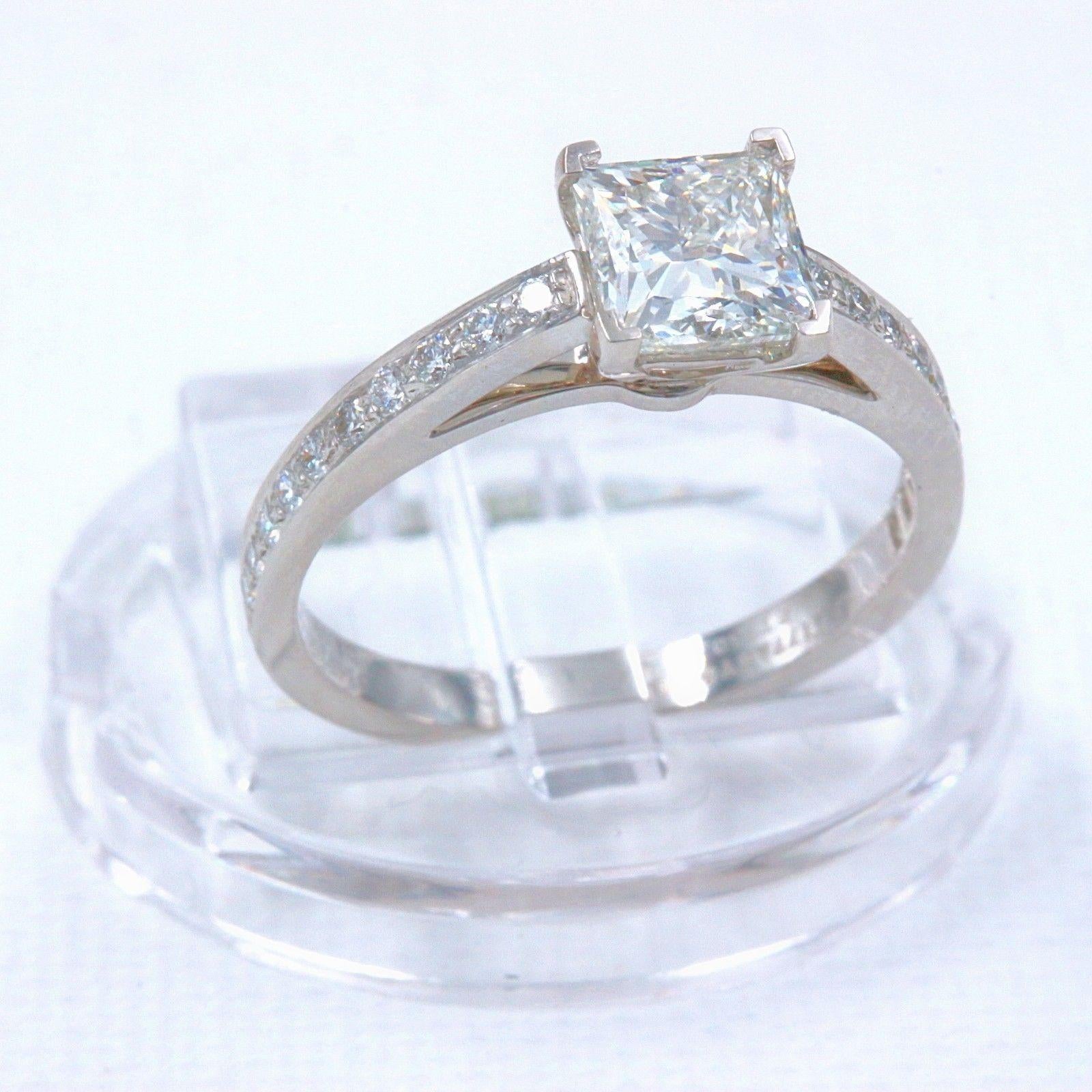 Tiffany & Co. Princess Diamond Engagement Ring 1.29 Carat Platinum For Sale 4