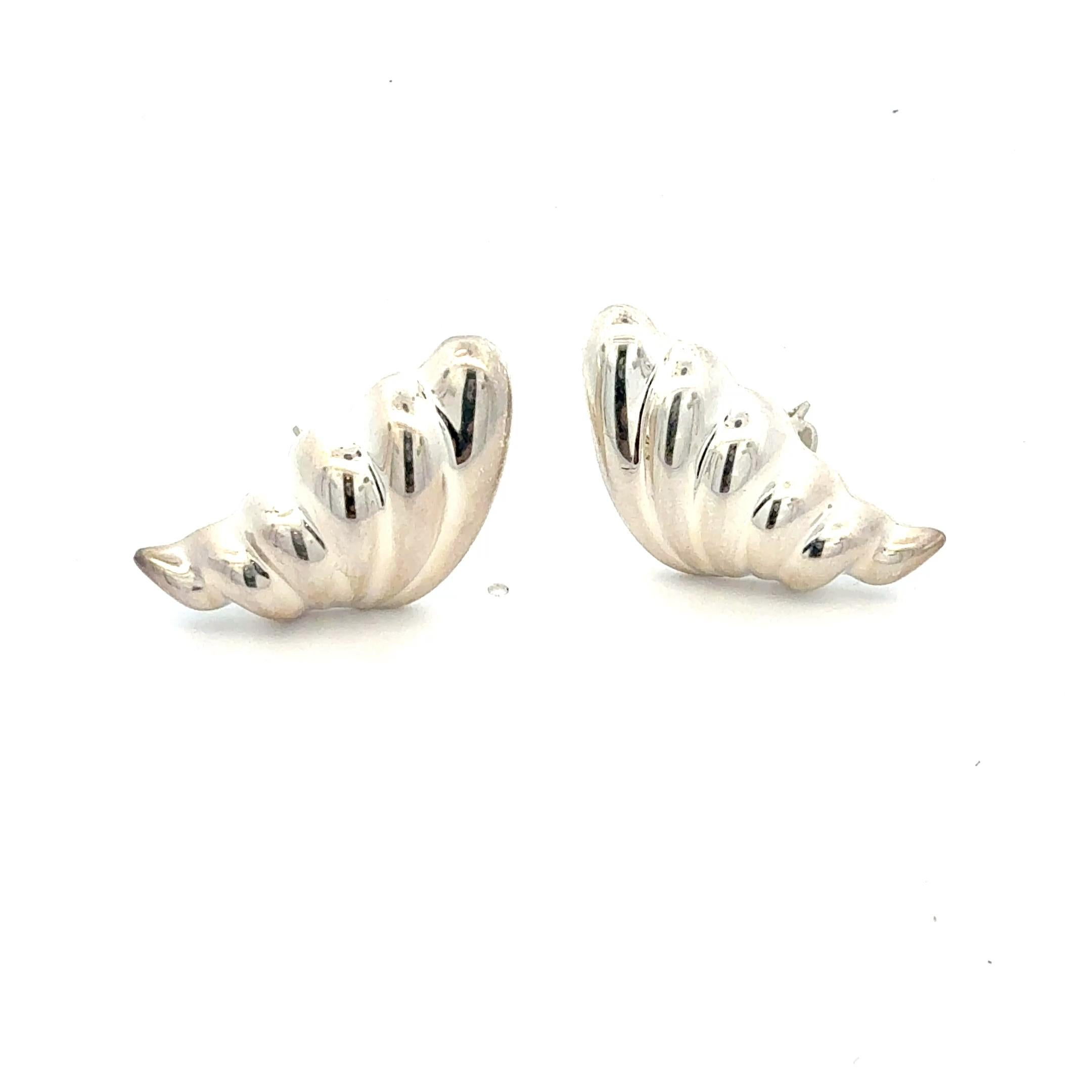 Tiffany & Co. Pendientes sin agujero Omega Back Wing Estate de plata de ley en venta 3