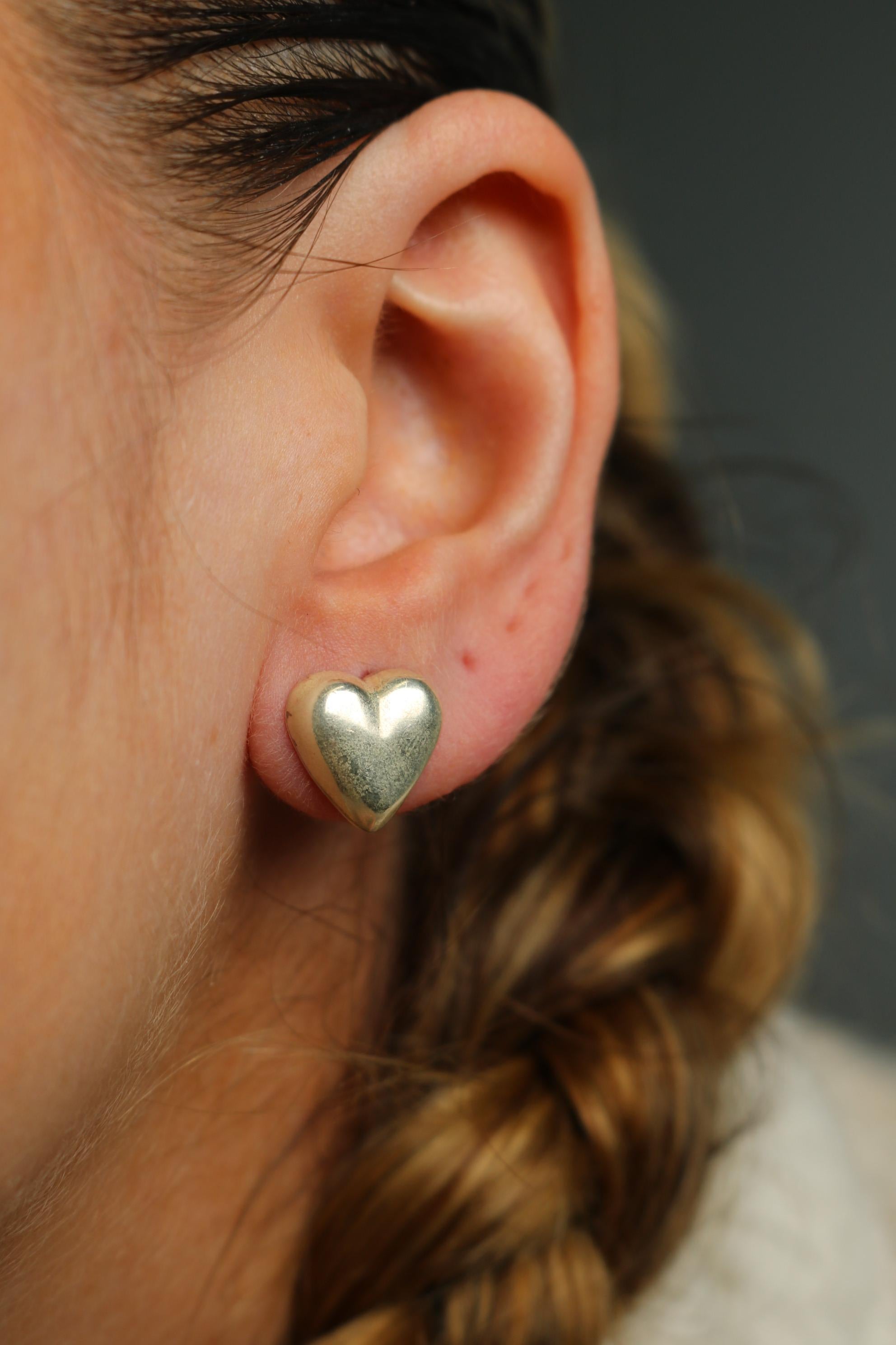 Moderno Tiffany & Co Puffy Heart STiffany & Co Puffy Heart Stud Orecchini in argento Sterling in vendita
