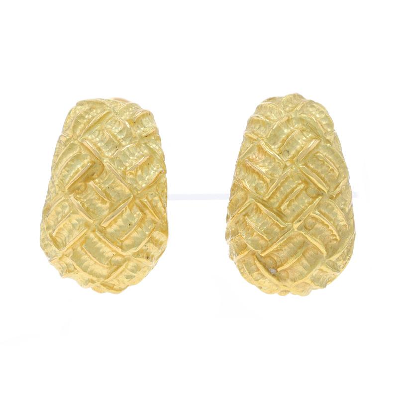 Brand: Tiffany & Co.
Design: Quilted Woven Hoop

Metal Content: 18k Yellow Gold & 18k White Gold

Style: Graduated J-Hoop
Fastening Type: Omega Closures

Measurements

Tall: 1 1/32