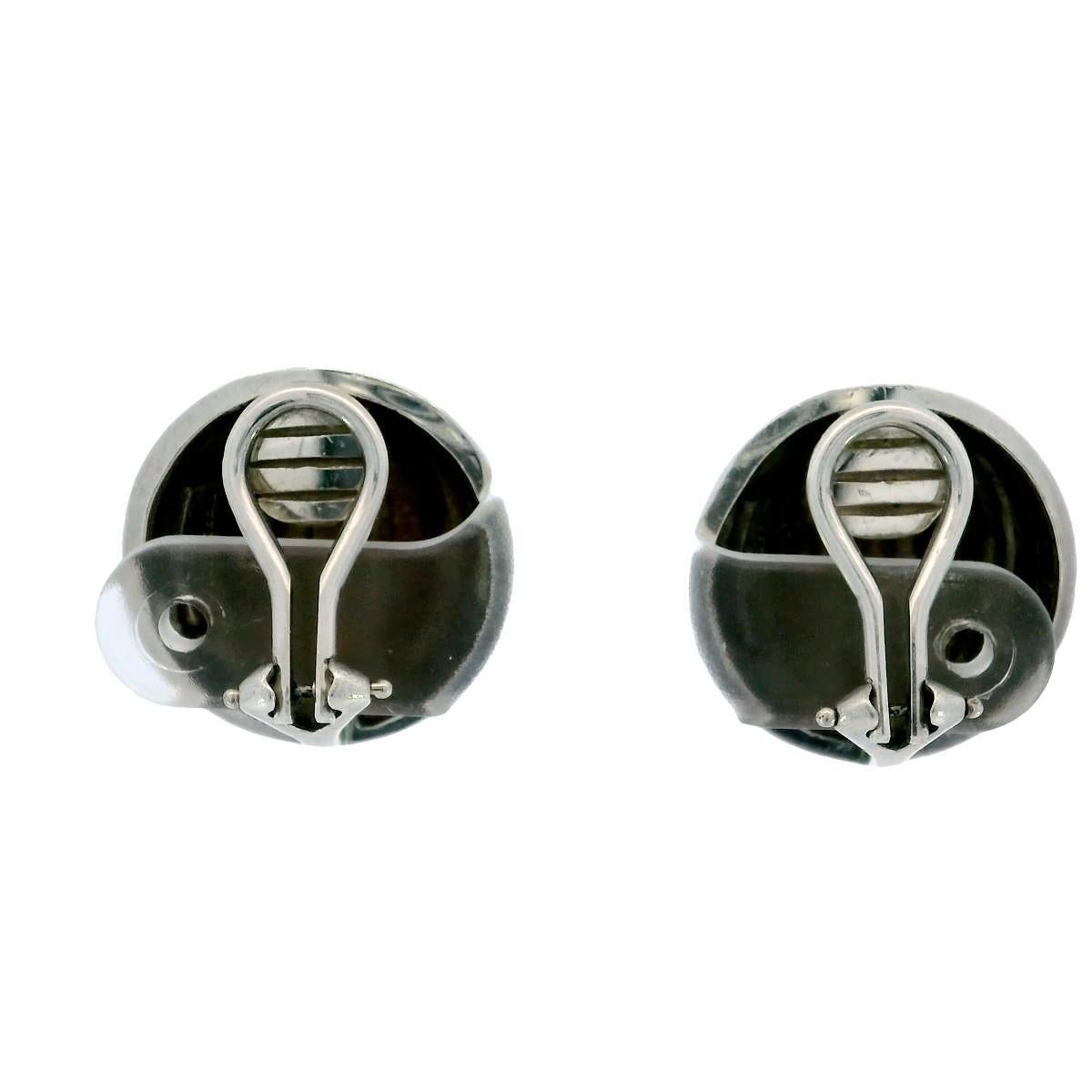 Tiffany & Co. Rari orecchini a clip a cupola con smalto blu, in argento sterling con scatola In condizioni buone in vendita a Fairfield, CT