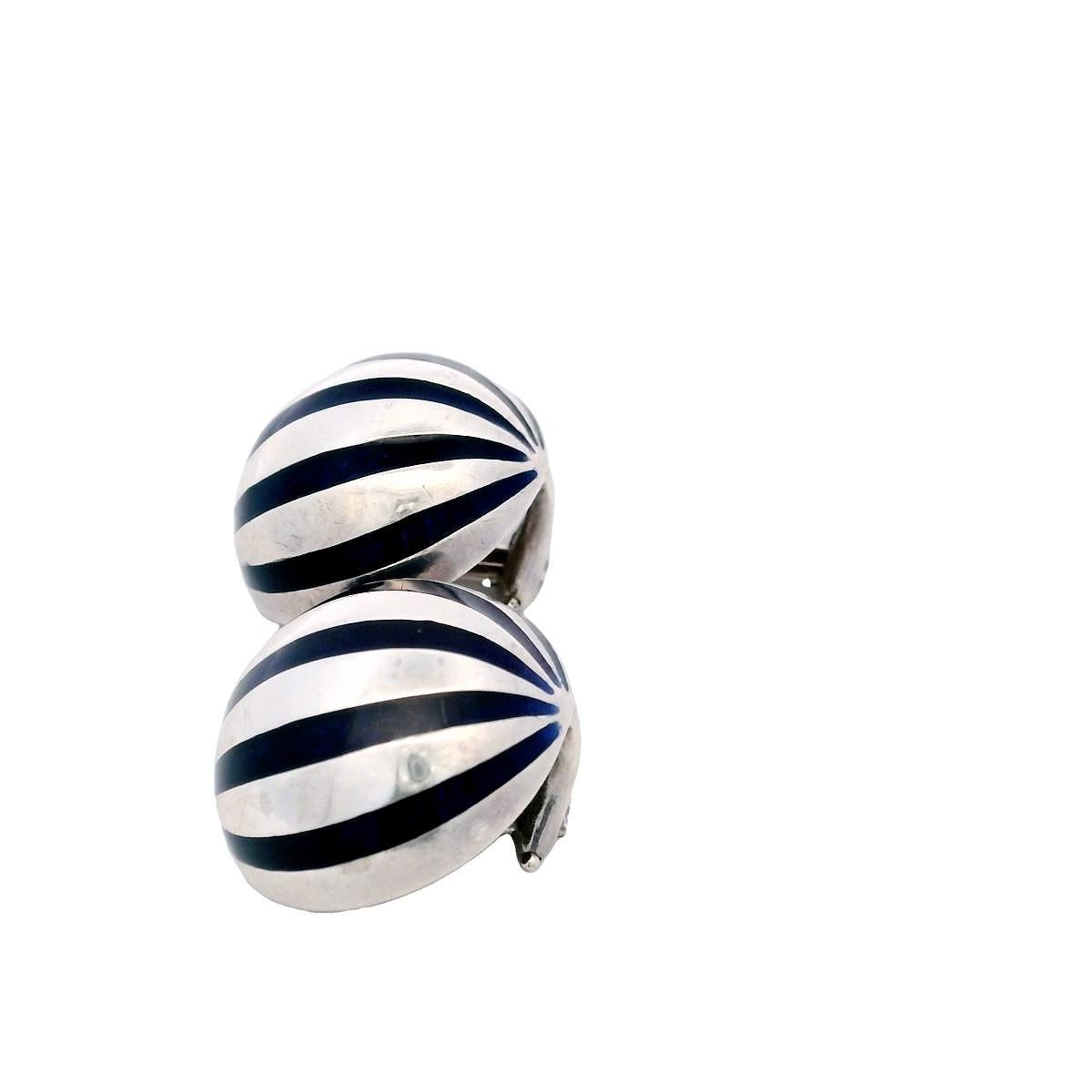 Donna Tiffany & Co. Rari orecchini a clip a cupola con smalto blu, in argento sterling con scatola in vendita