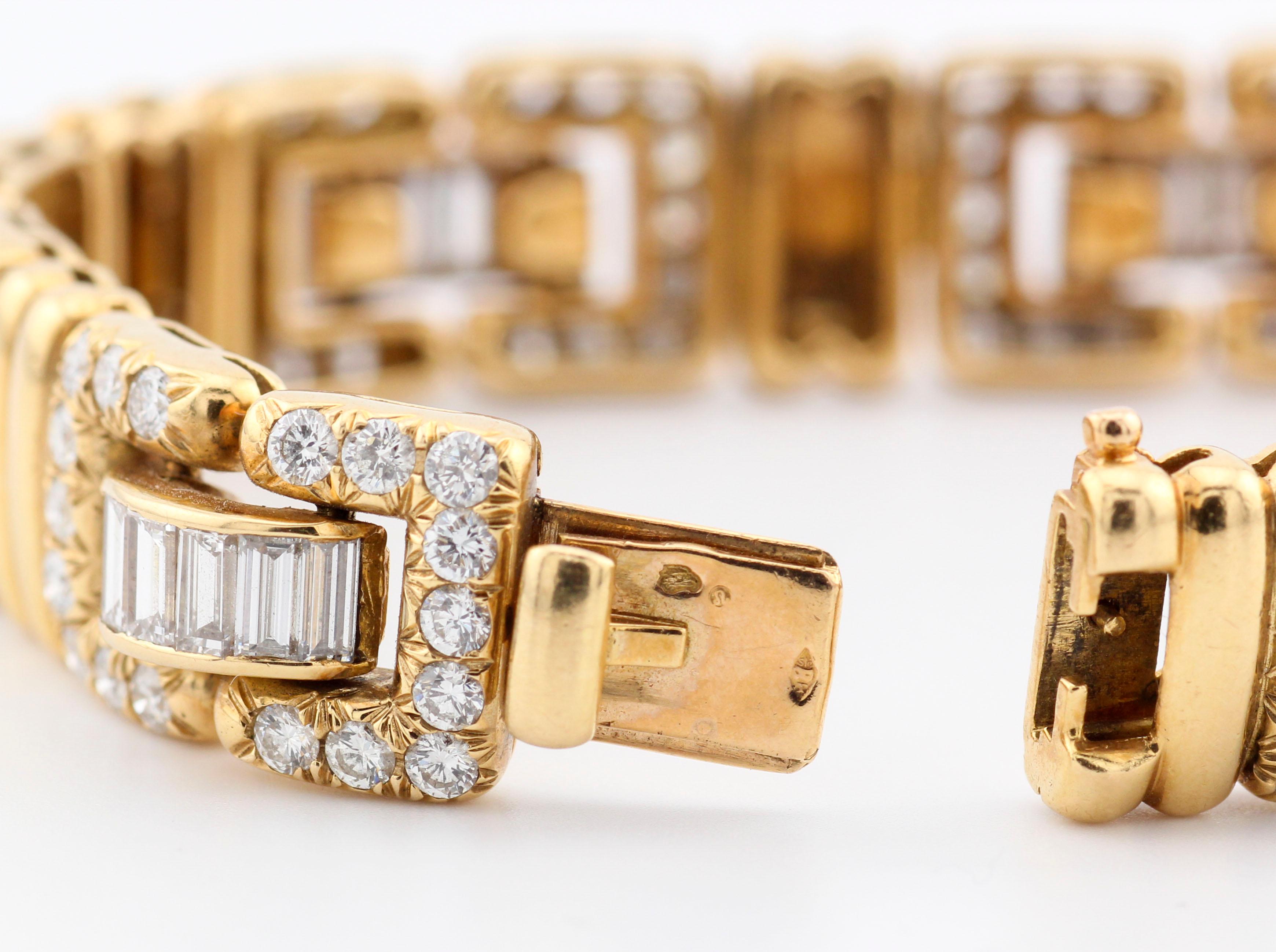 Tiffany & Co. Seltenes französisches 18 Karat Gelbgold Baguette-Diamantarmband mit rundem Baguette-Diamant (Zeitgenössisch) im Angebot