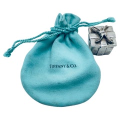 Tiffany & Co. Rare Gift Box Pill Box Silver 925 Vintage SP1e