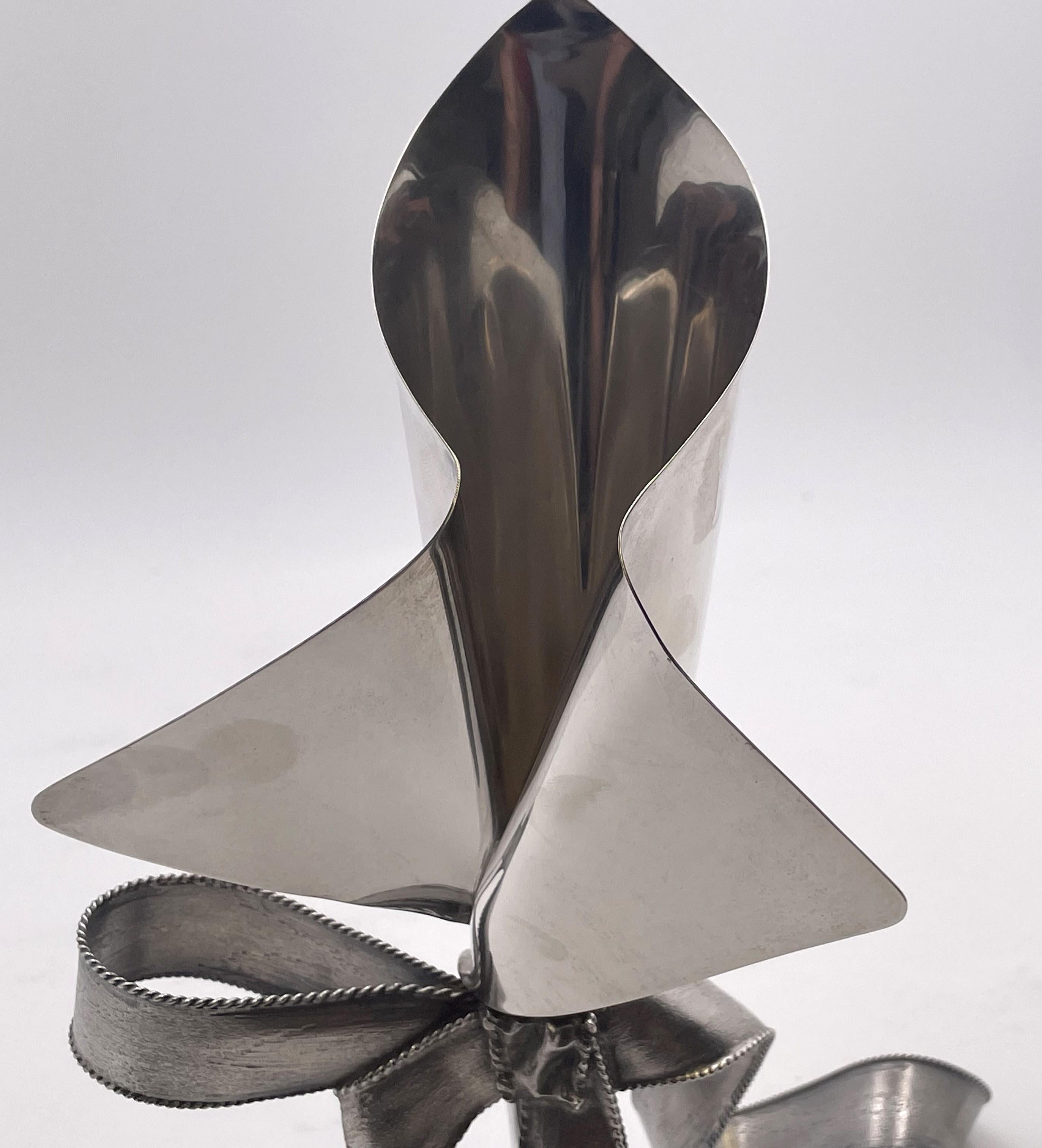 Tiffany & Co. Rare Sterling Silver Ribbon Bow Large Vase by Victor Carranza For Sale 2