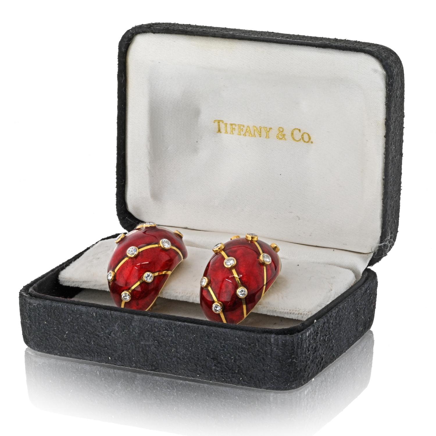 Tiffany & Co. Boucles d'oreilles en or jaune 18 carats avec émail rouge et diamant Banane Clips Pour femmes en vente