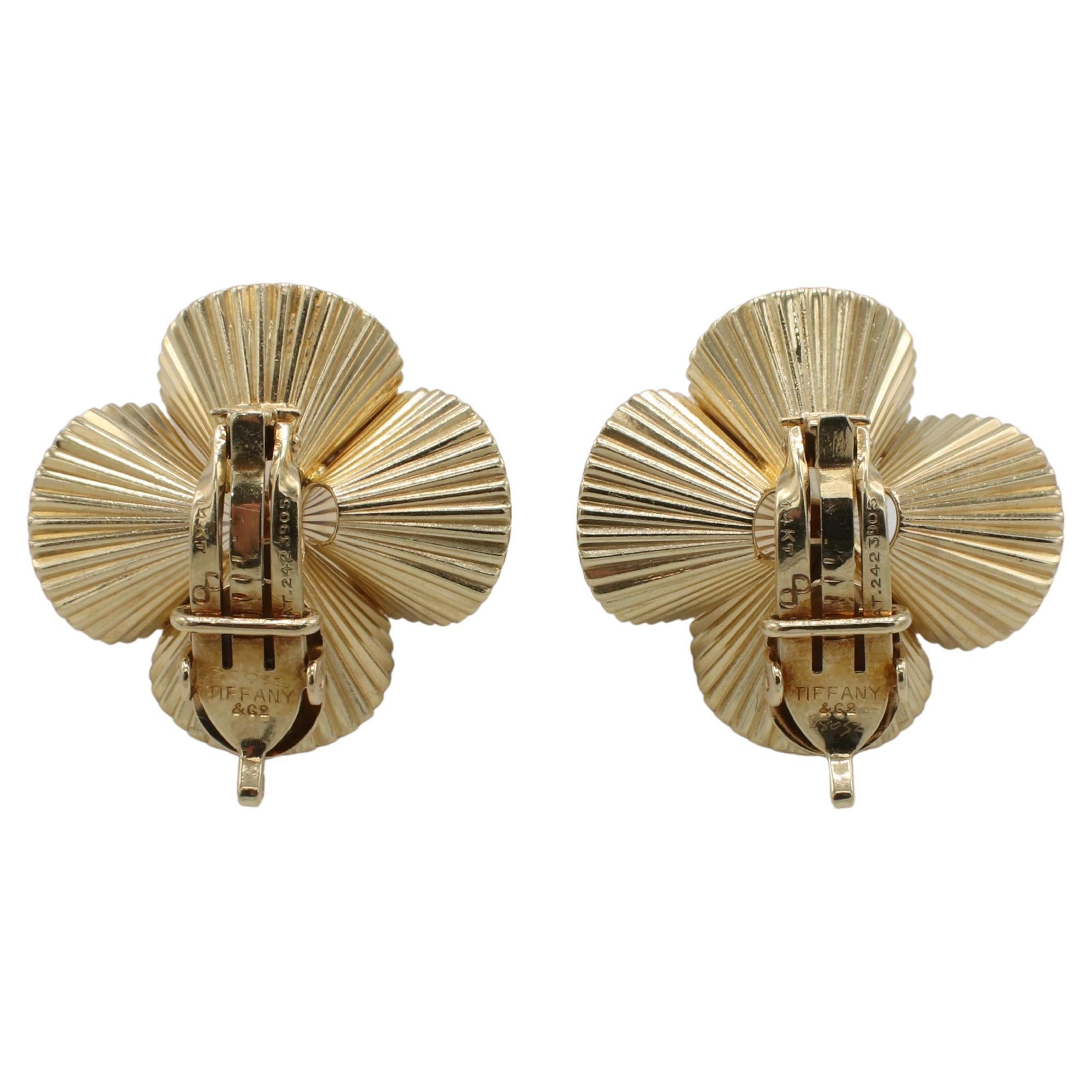 Women's Tiffany & Co. Retro 14 Karat Yellow Gold Flower Clip On Earrings For Sale