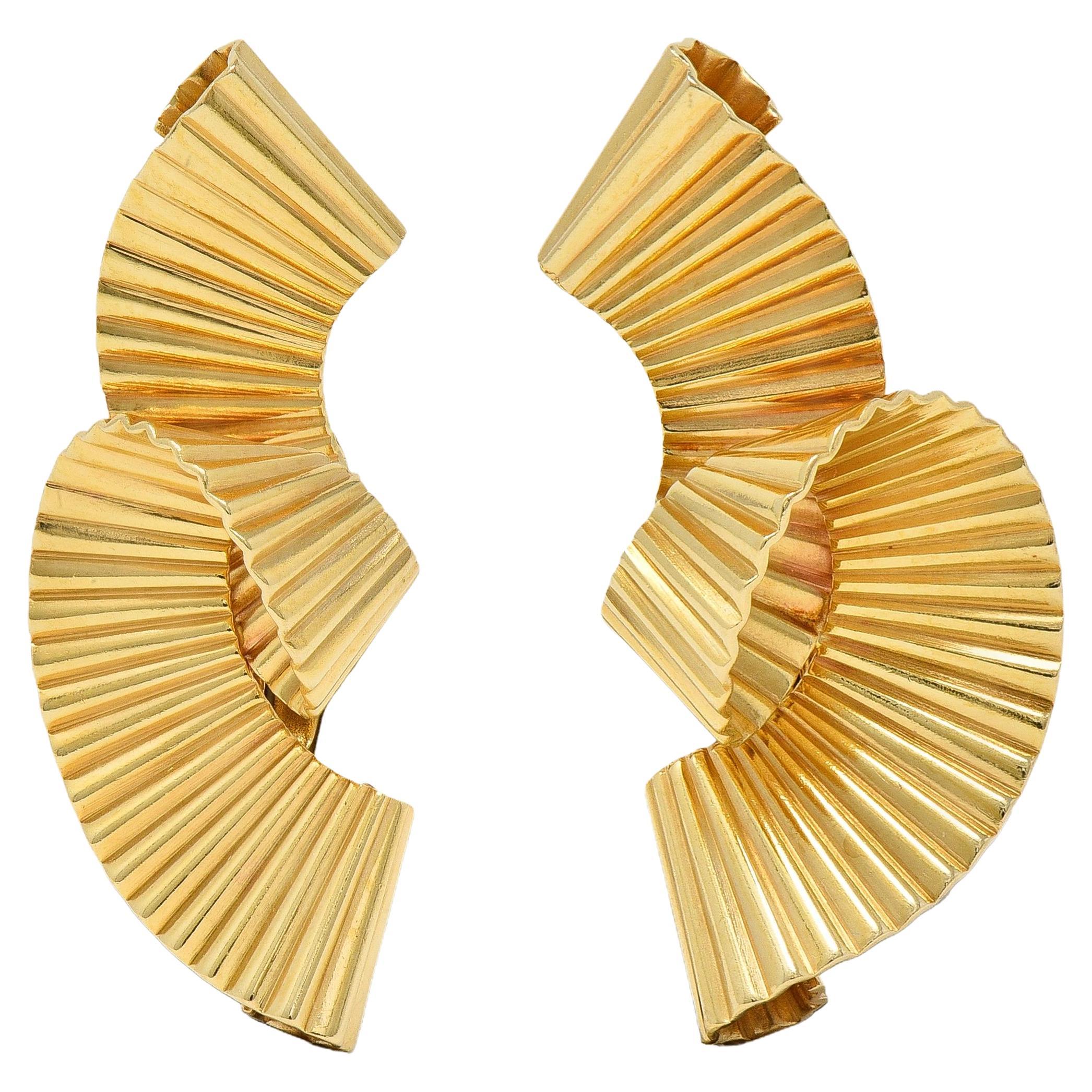 Tiffany & Co. Boucles d'oreilles rétro en or jaune 14 carats à volutes plissées