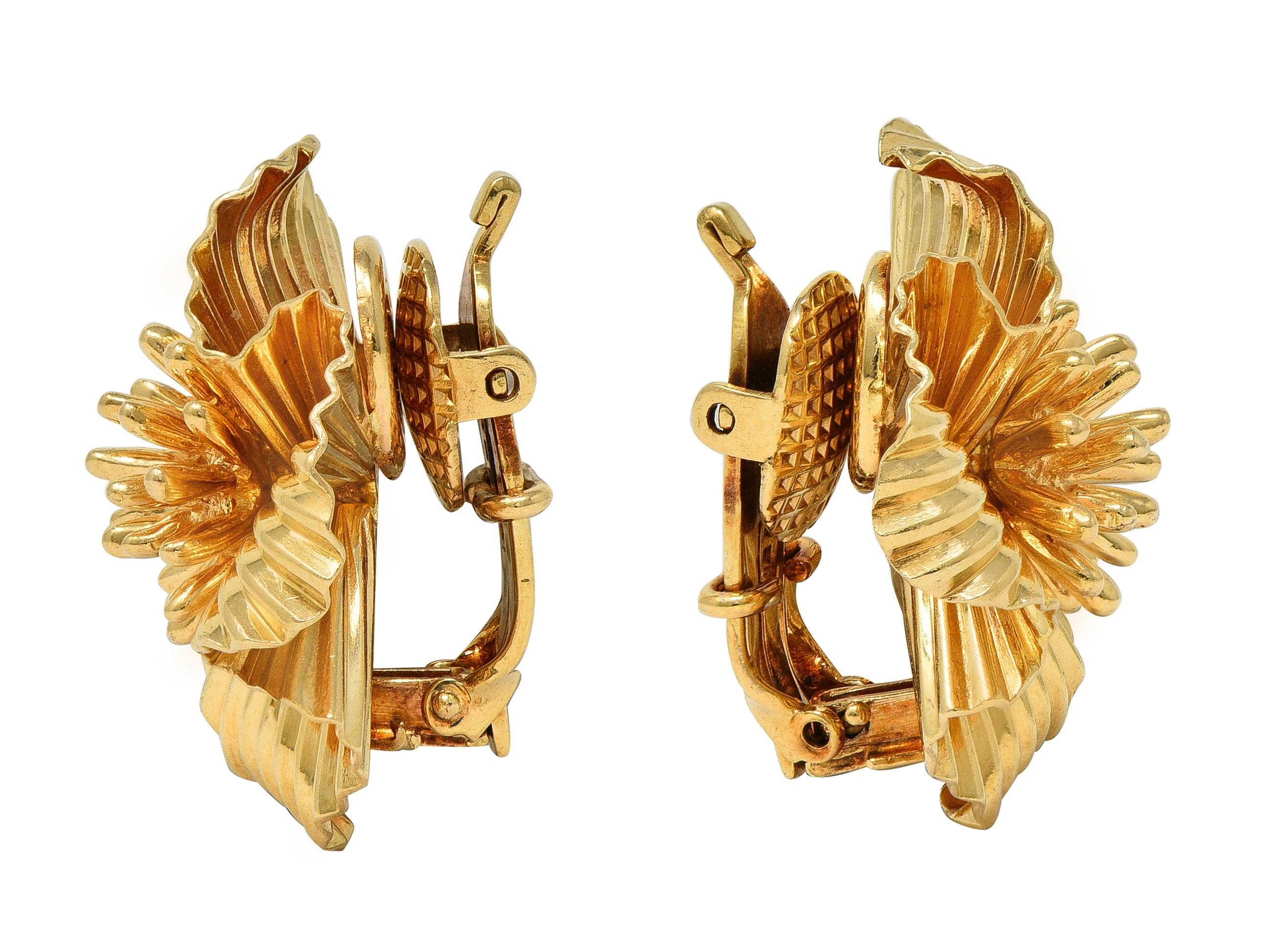 Tiffany & Co. Retro 14 Karat Yellow Gold Vintage Flower Ear-Clip Earrings In Excellent Condition For Sale In Philadelphia, PA