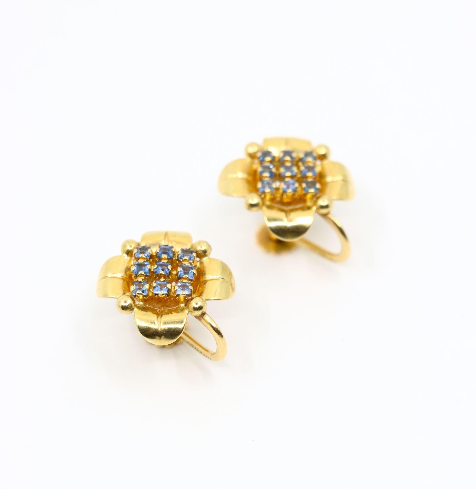 Tiffany & Co. Retro 14K Gold Saphir Blume Ohrringe (Rundschliff) im Angebot